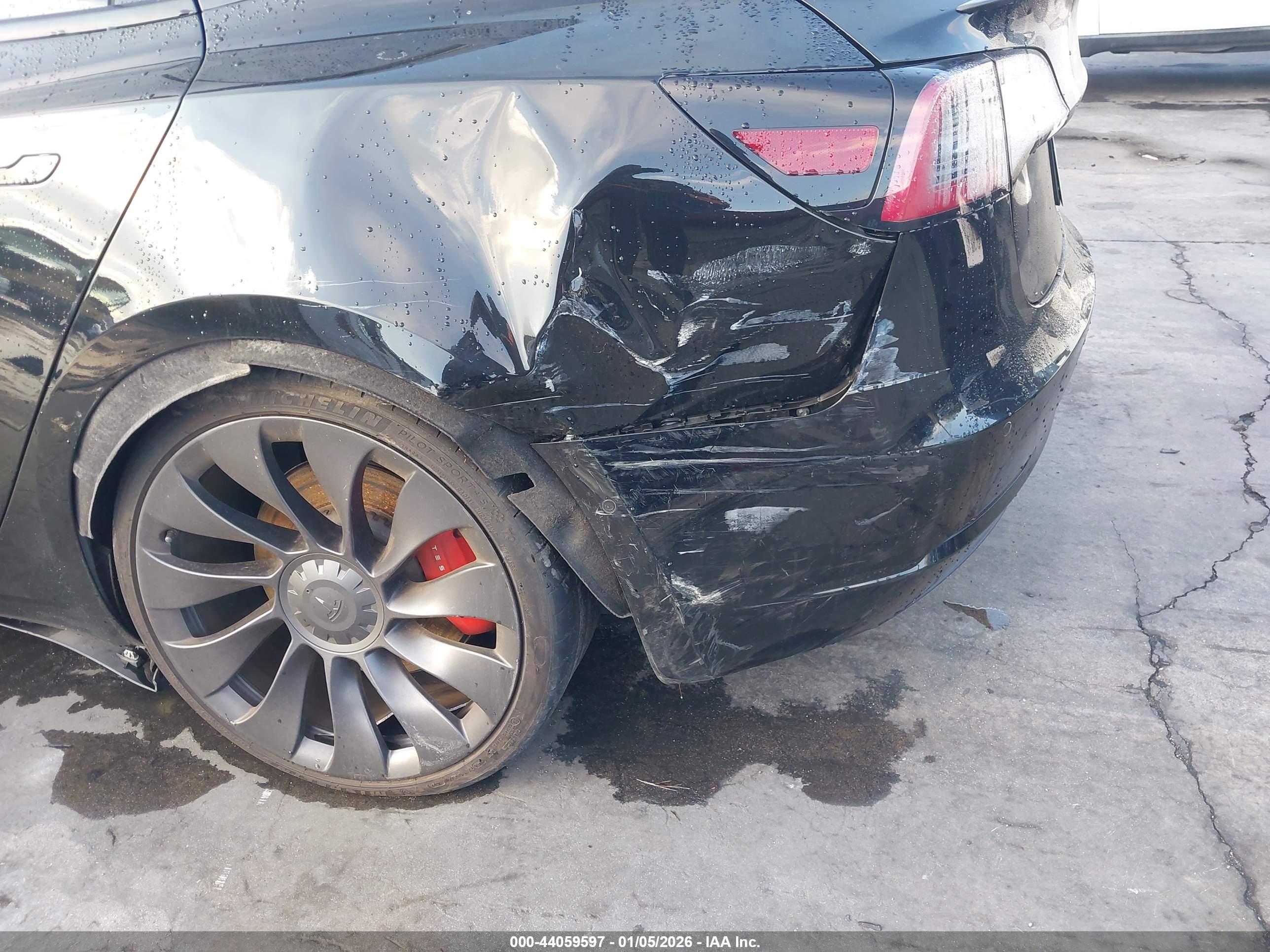 TESLA MODEL image 6