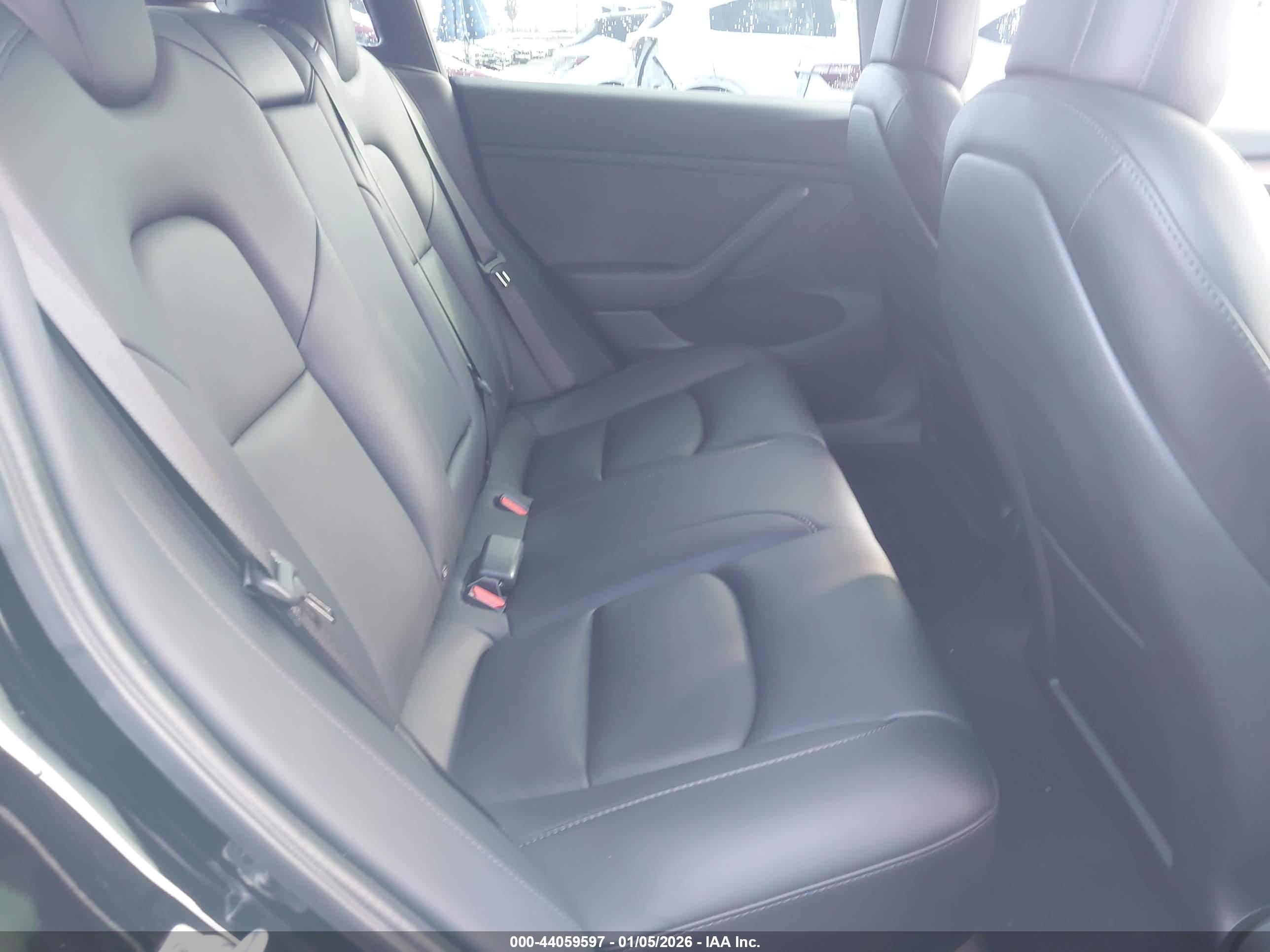 TESLA MODEL image 8
