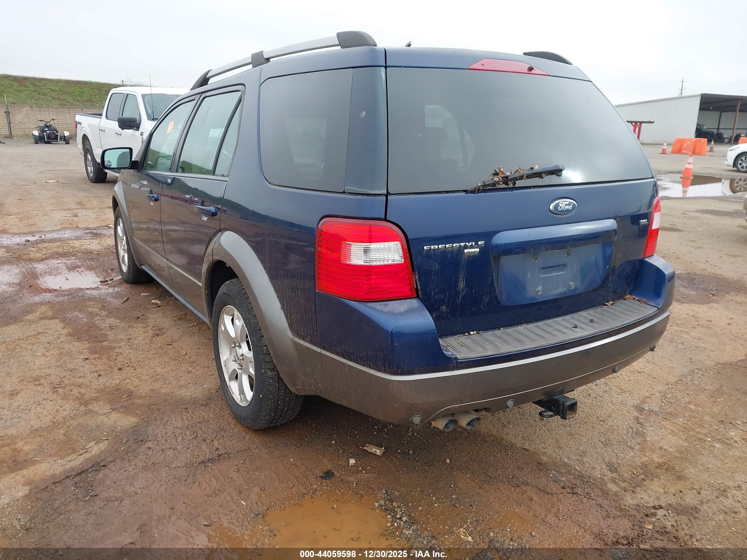 FORD FREESTYLE image 3