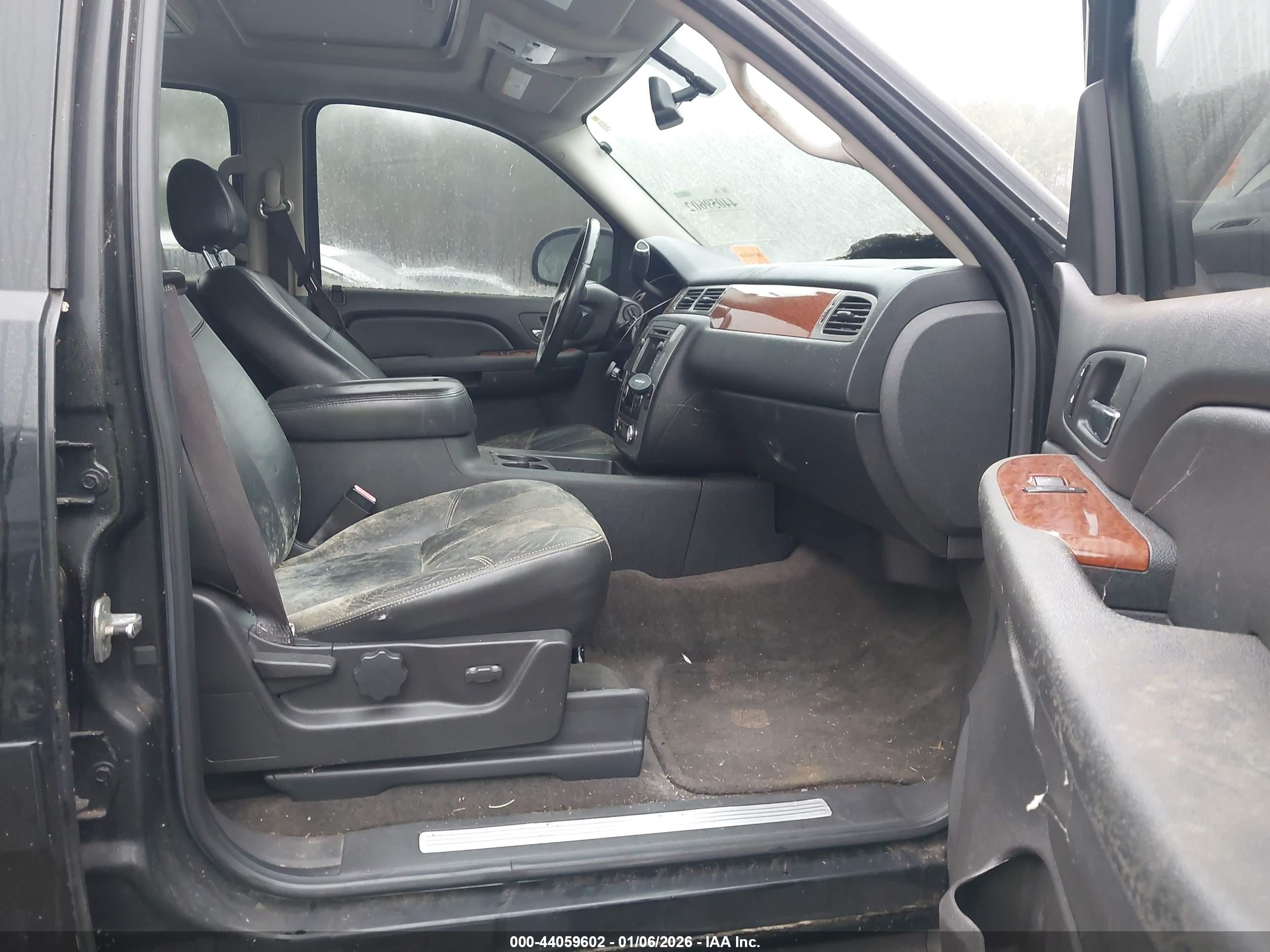 GMC YUKON image 5