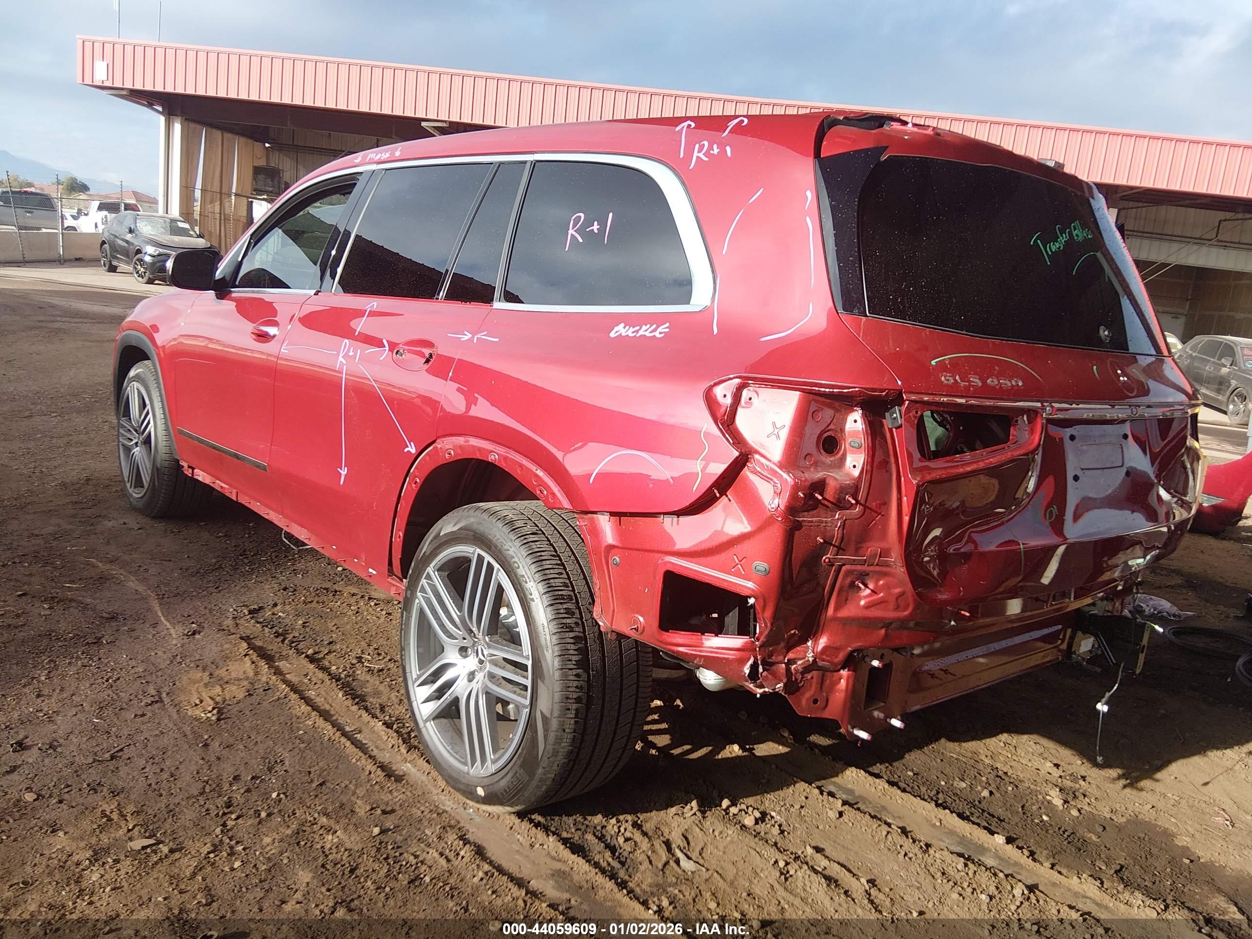 MERCEDES-BENZ GLS image 3