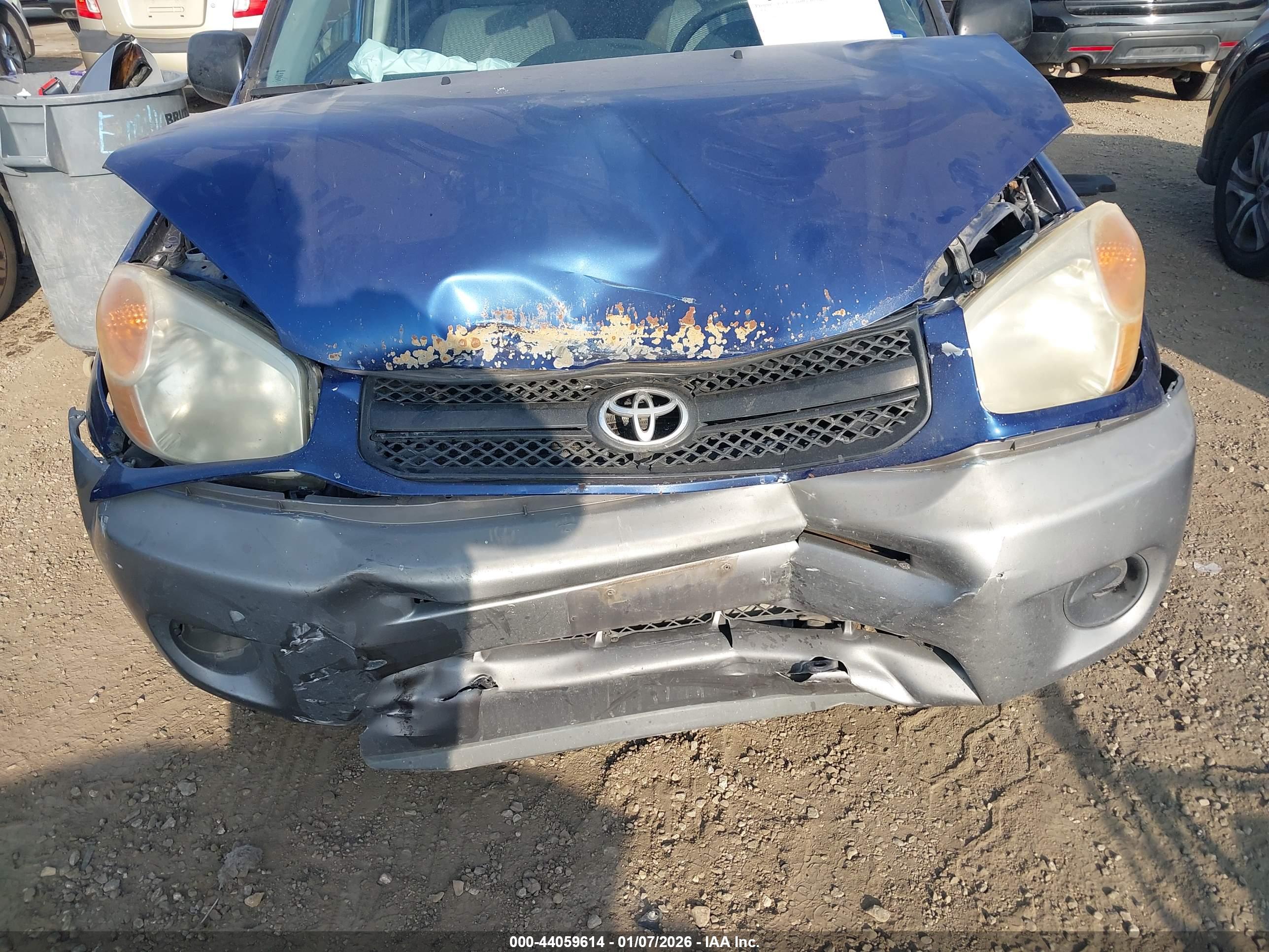 TOYOTA RAV4 image 6