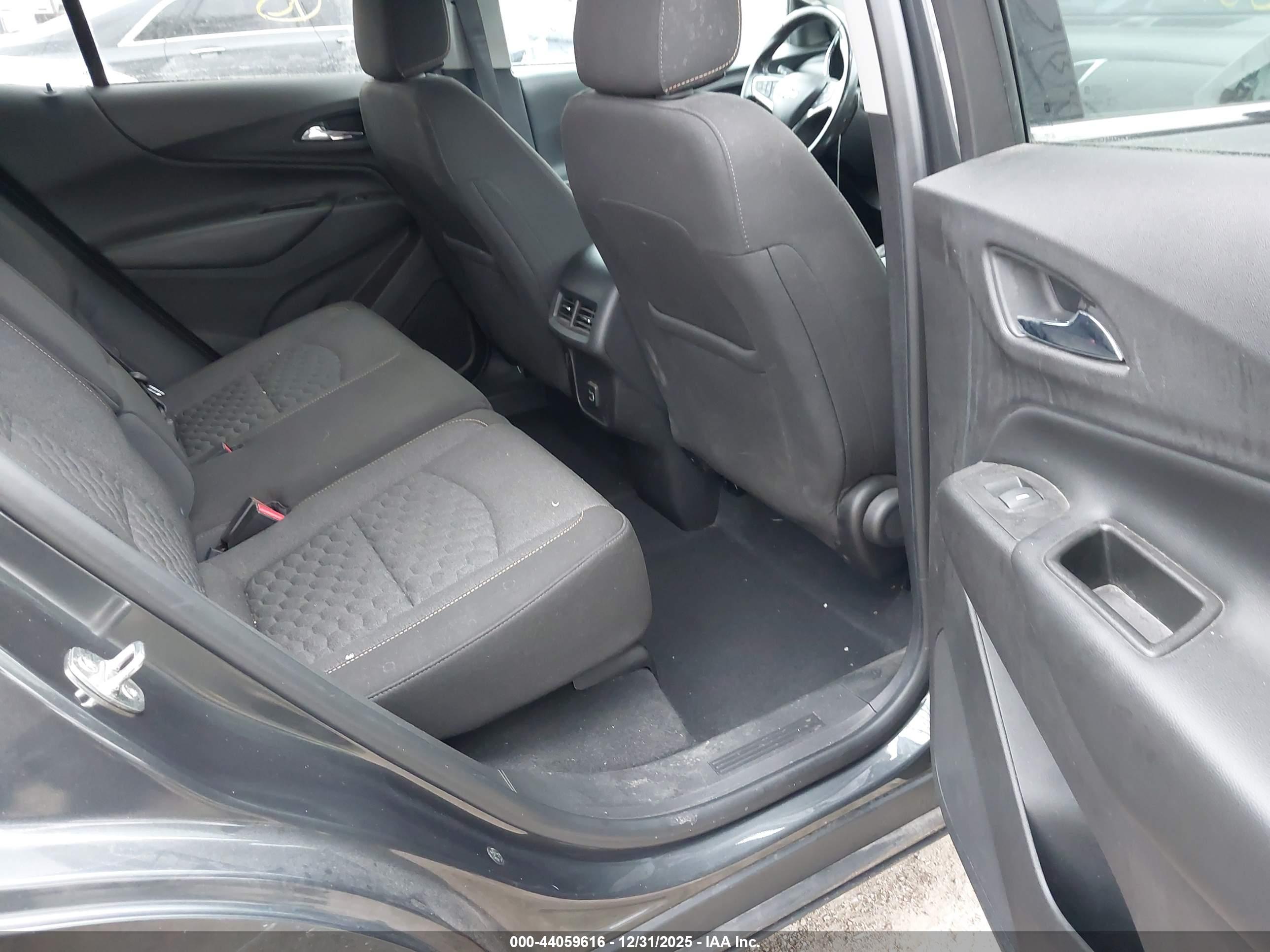 CHEVROLET EQUINOX image 8