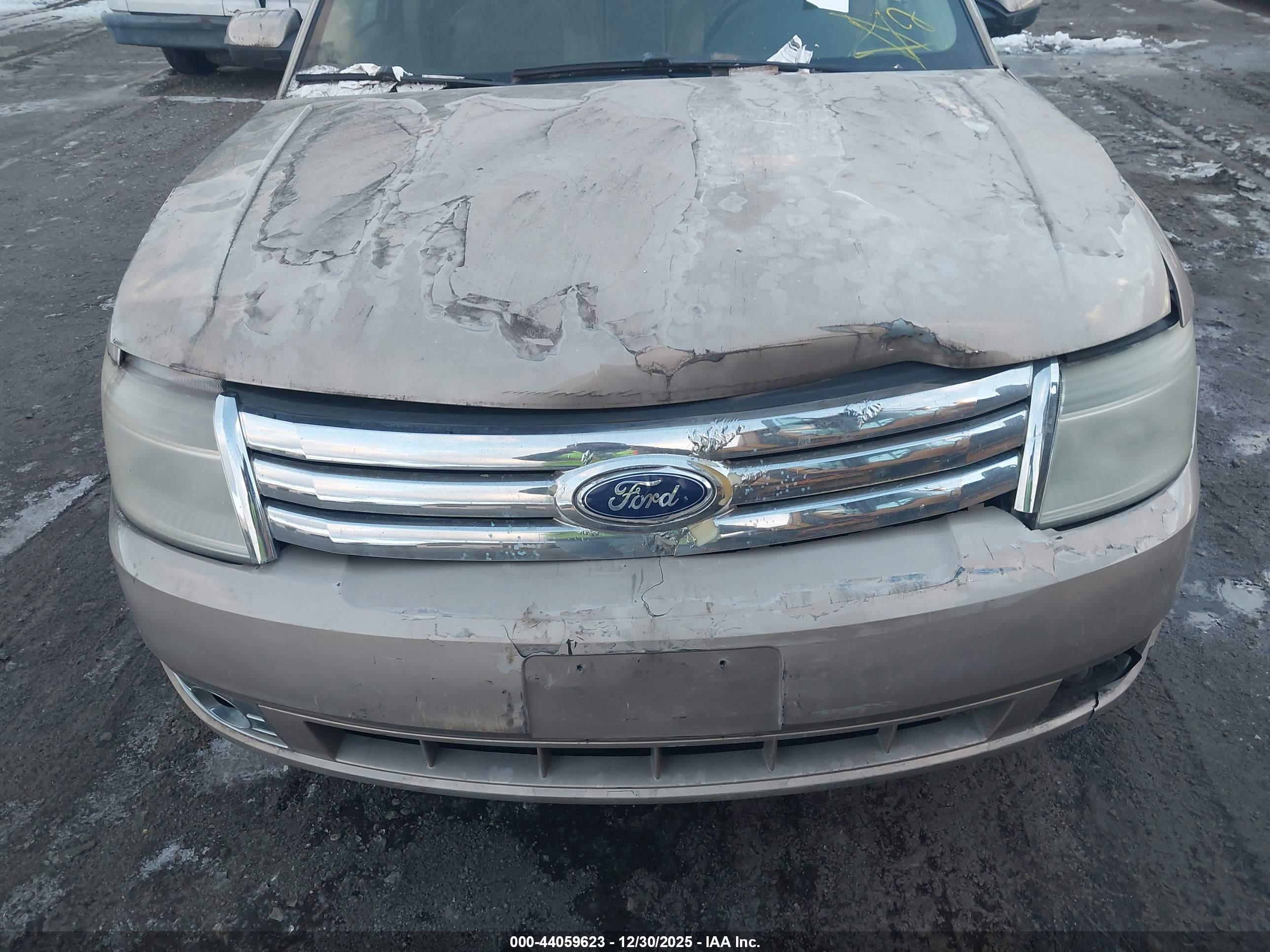 FORD TAURUS image 10
