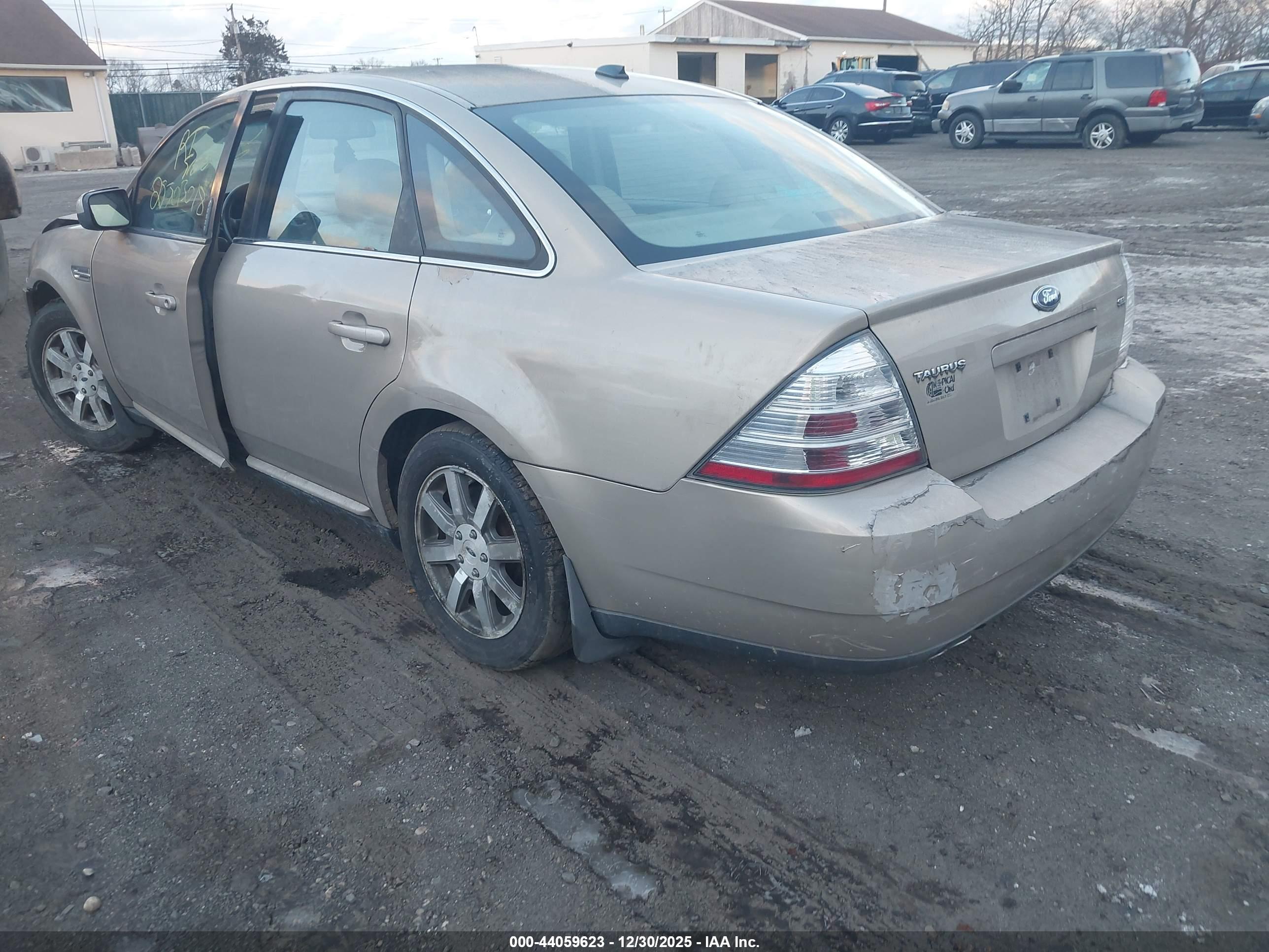 FORD TAURUS image 3