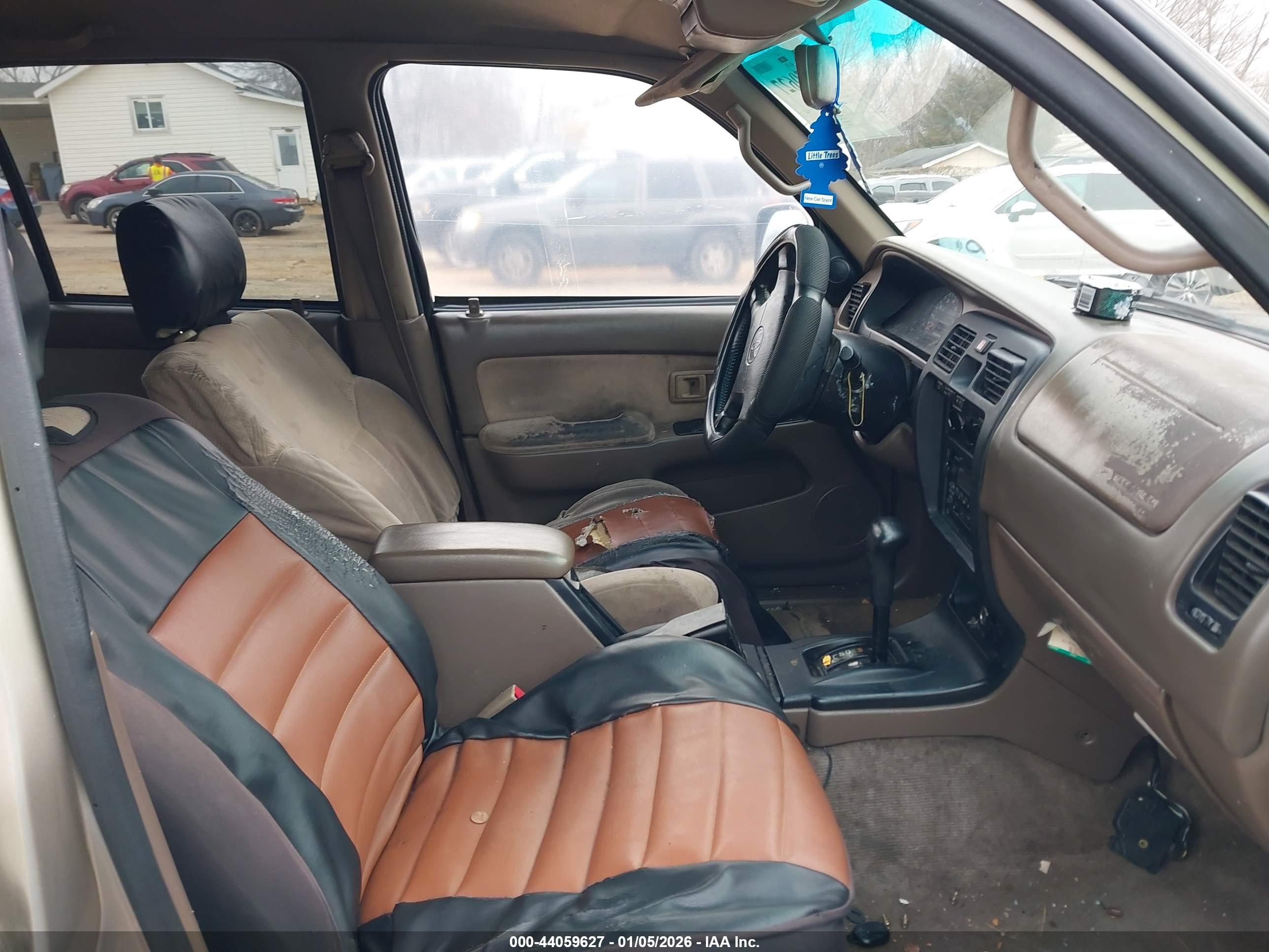 TOYOTA 4RUNNER image 5