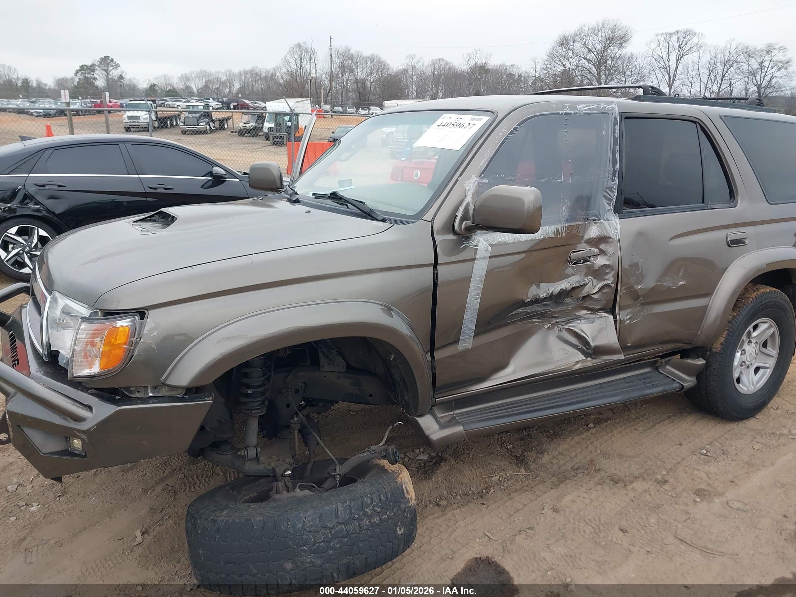 TOYOTA 4RUNNER image 6