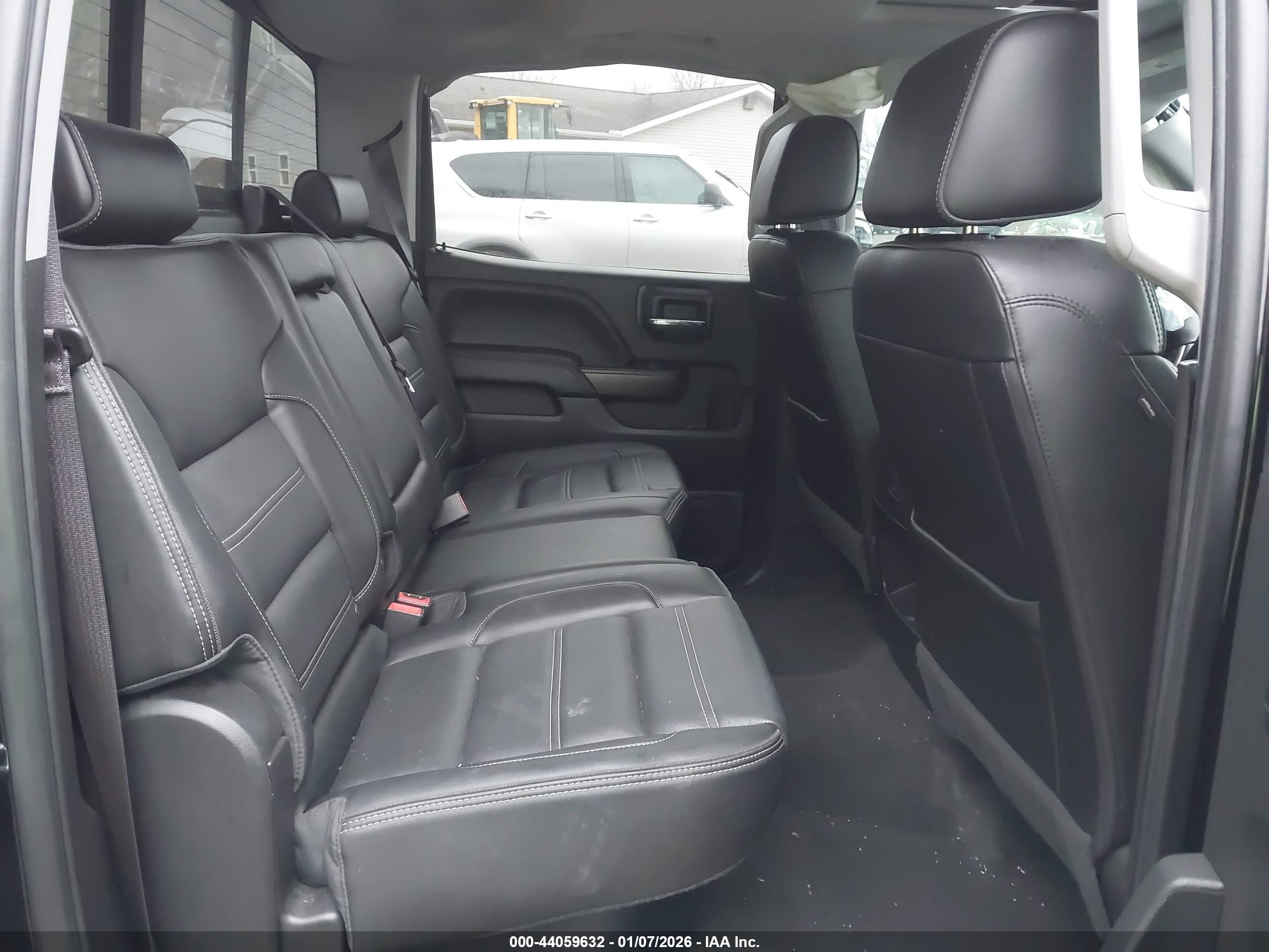 GMC SIERRA image 8