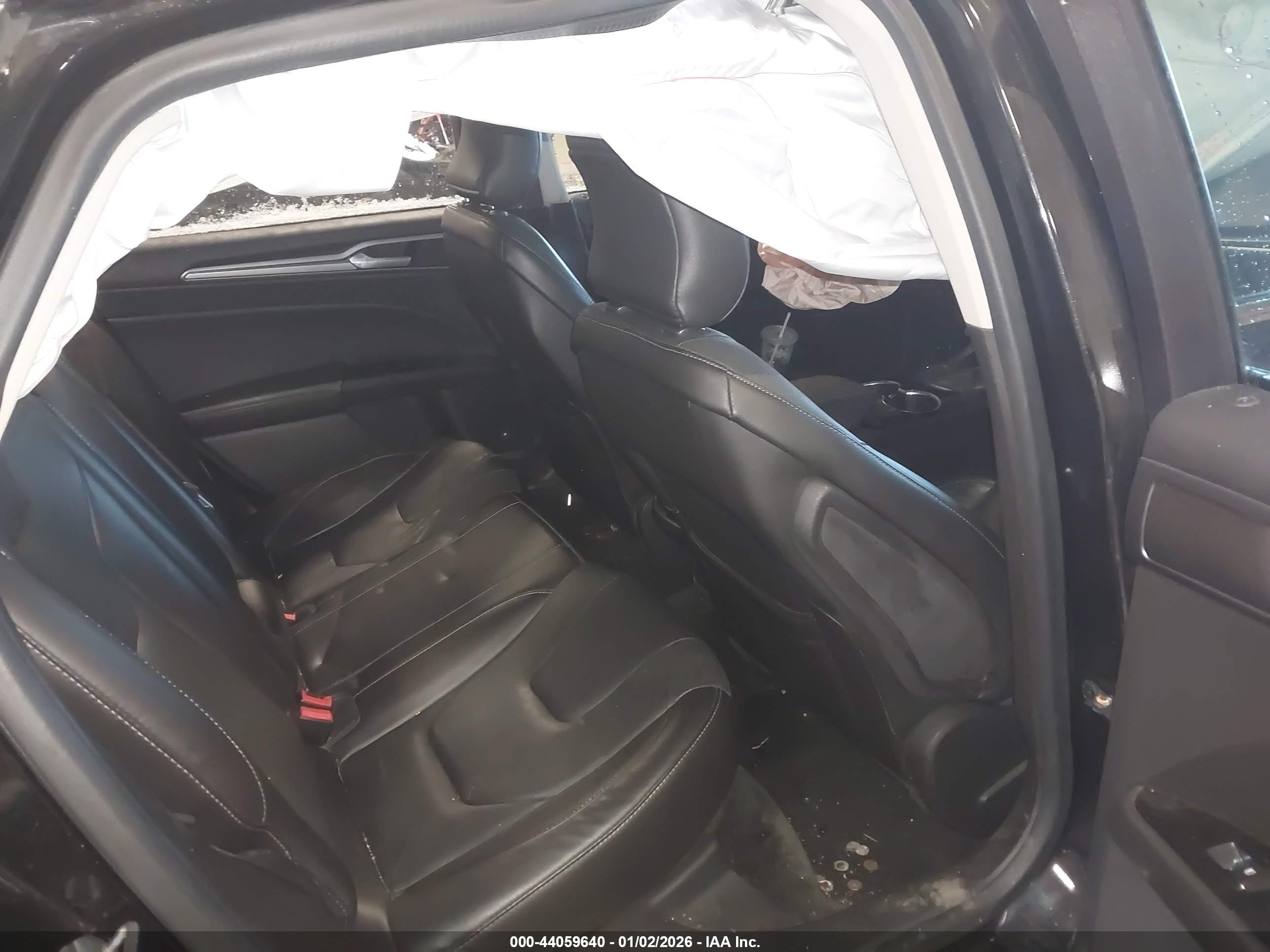 FORD FUSION image 8