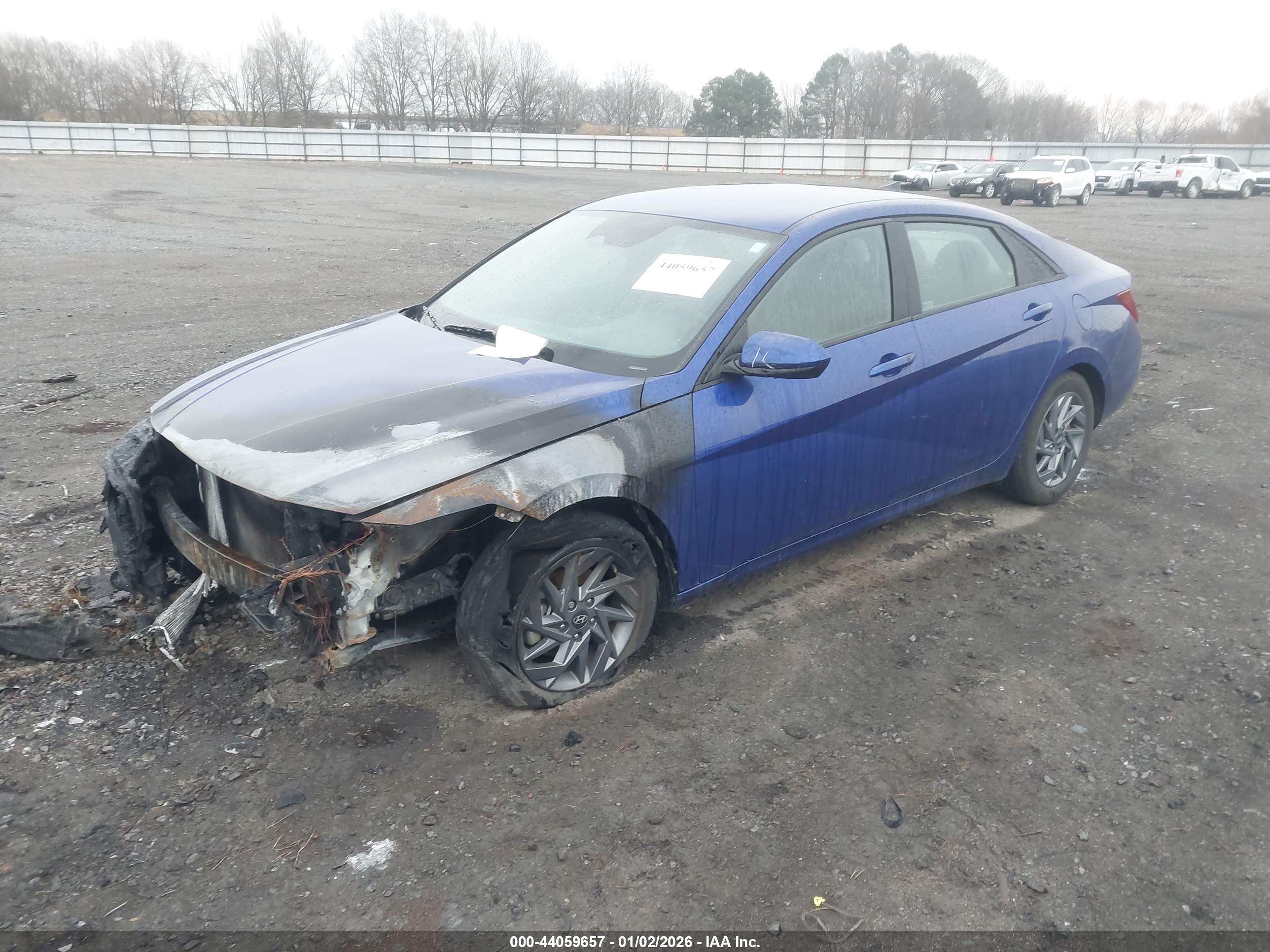 HYUNDAI ELANTRA image 2