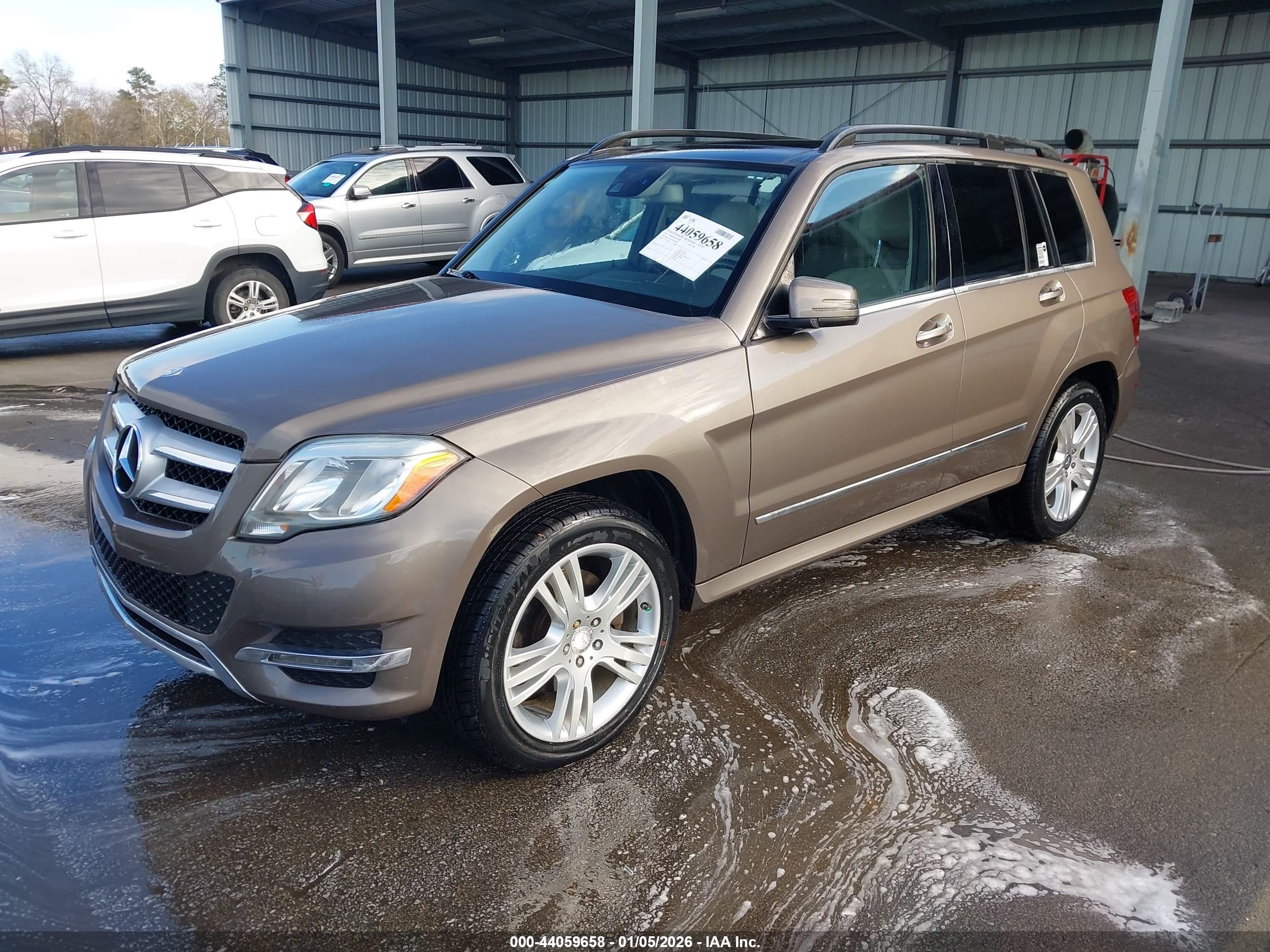 MERCEDES-BENZ GLK image 2