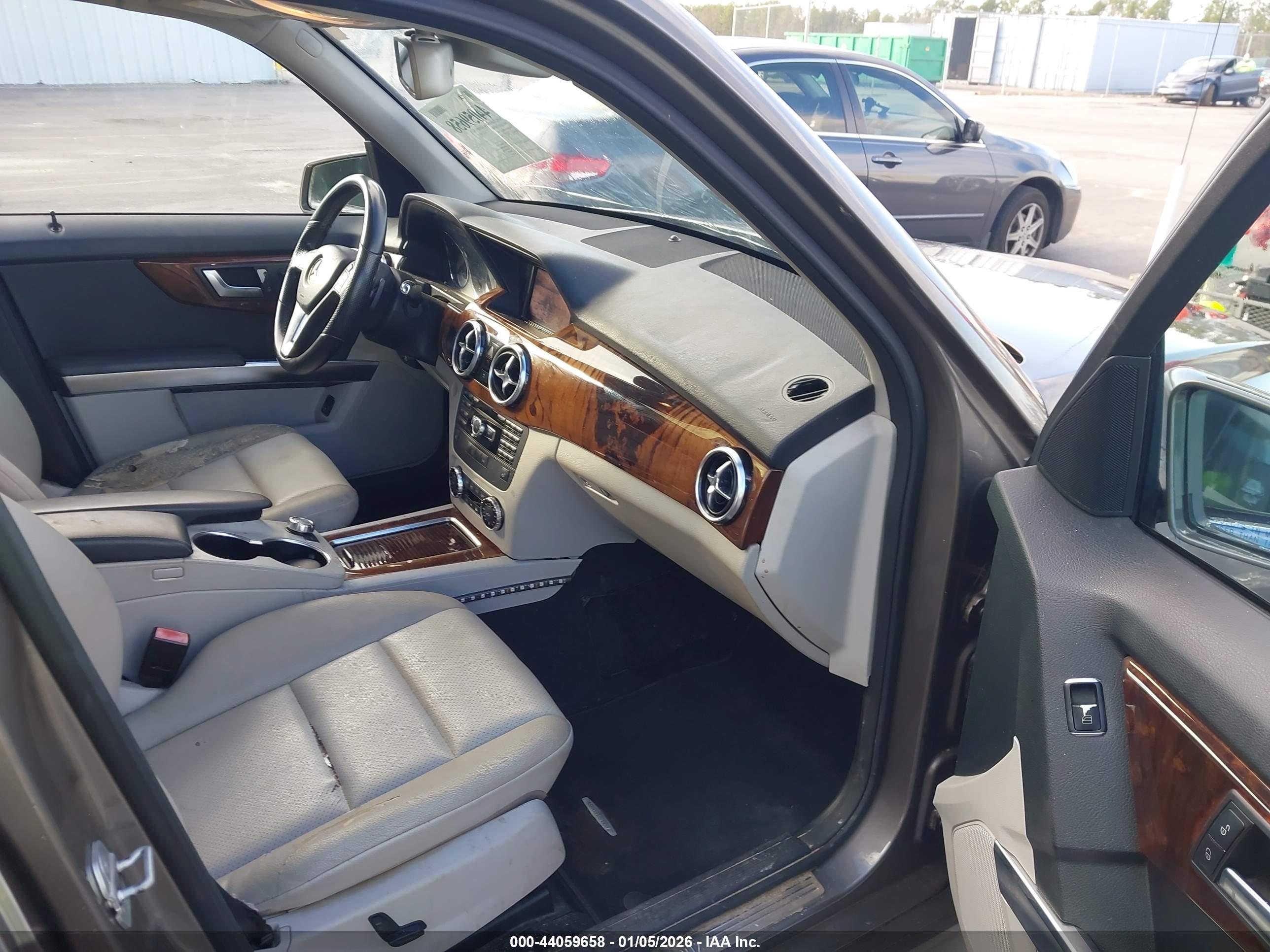 MERCEDES-BENZ GLK image 5