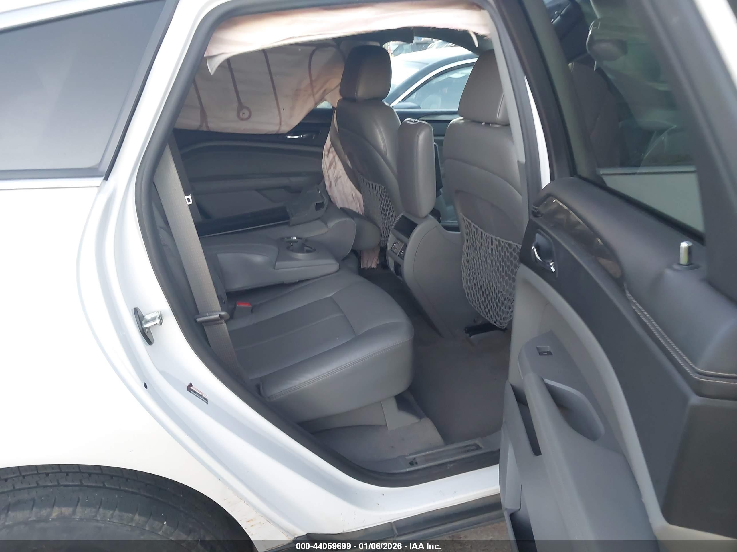 CADILLAC SRX image 8