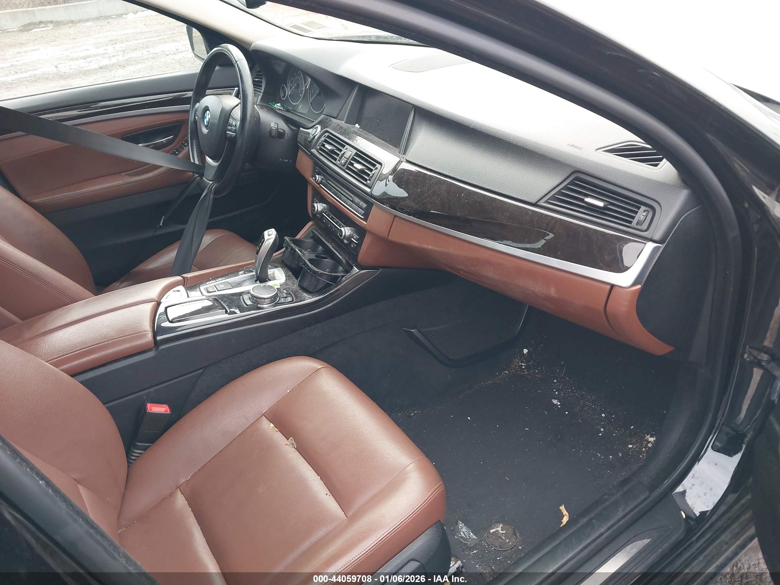 BMW 528I image 5