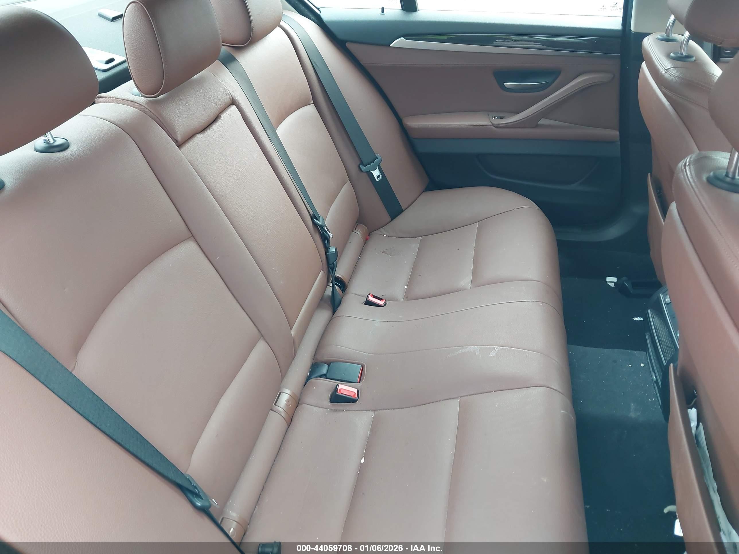BMW 528I image 8