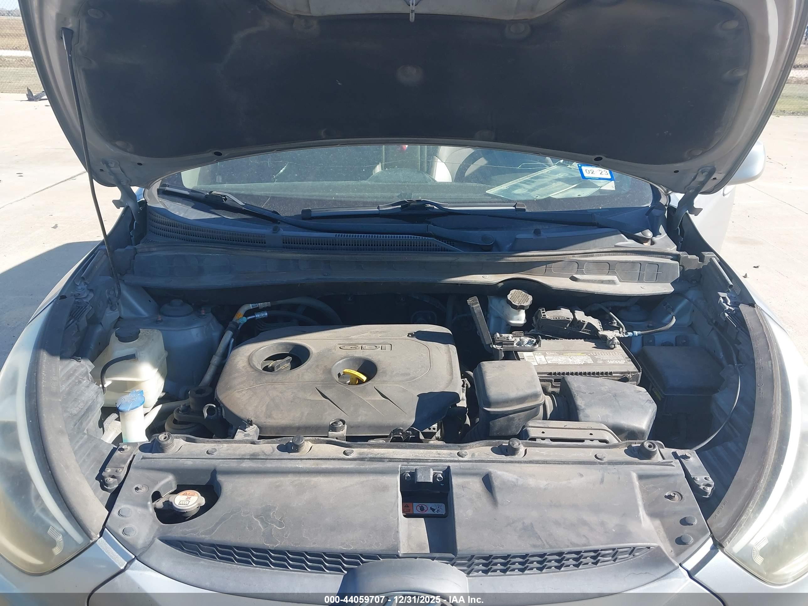 HYUNDAI TUCSON image 10