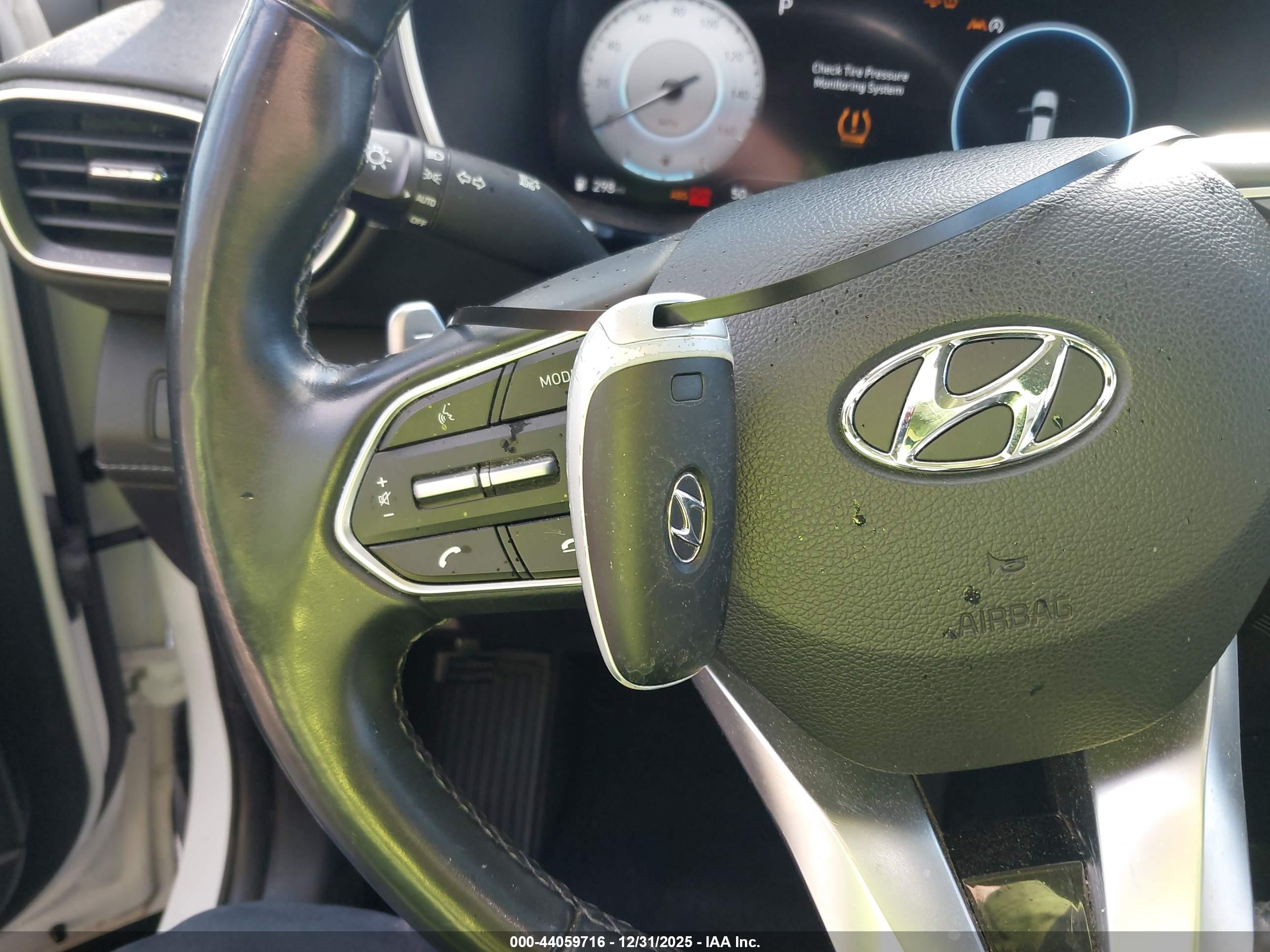 HYUNDAI SANTA image 11