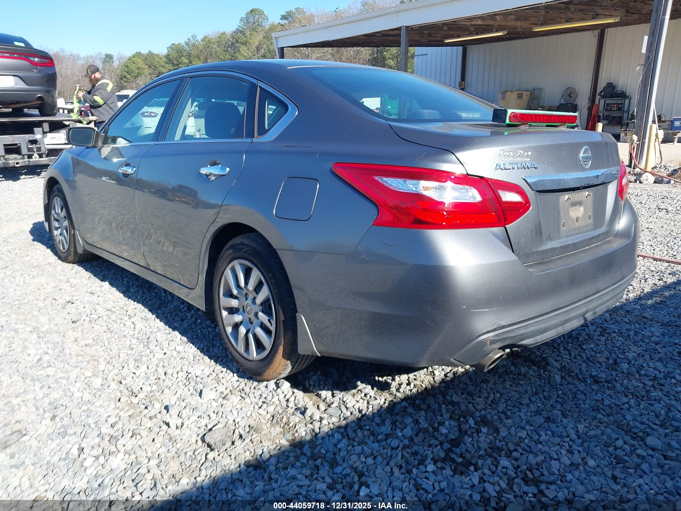 NISSAN ALTIMA image 3