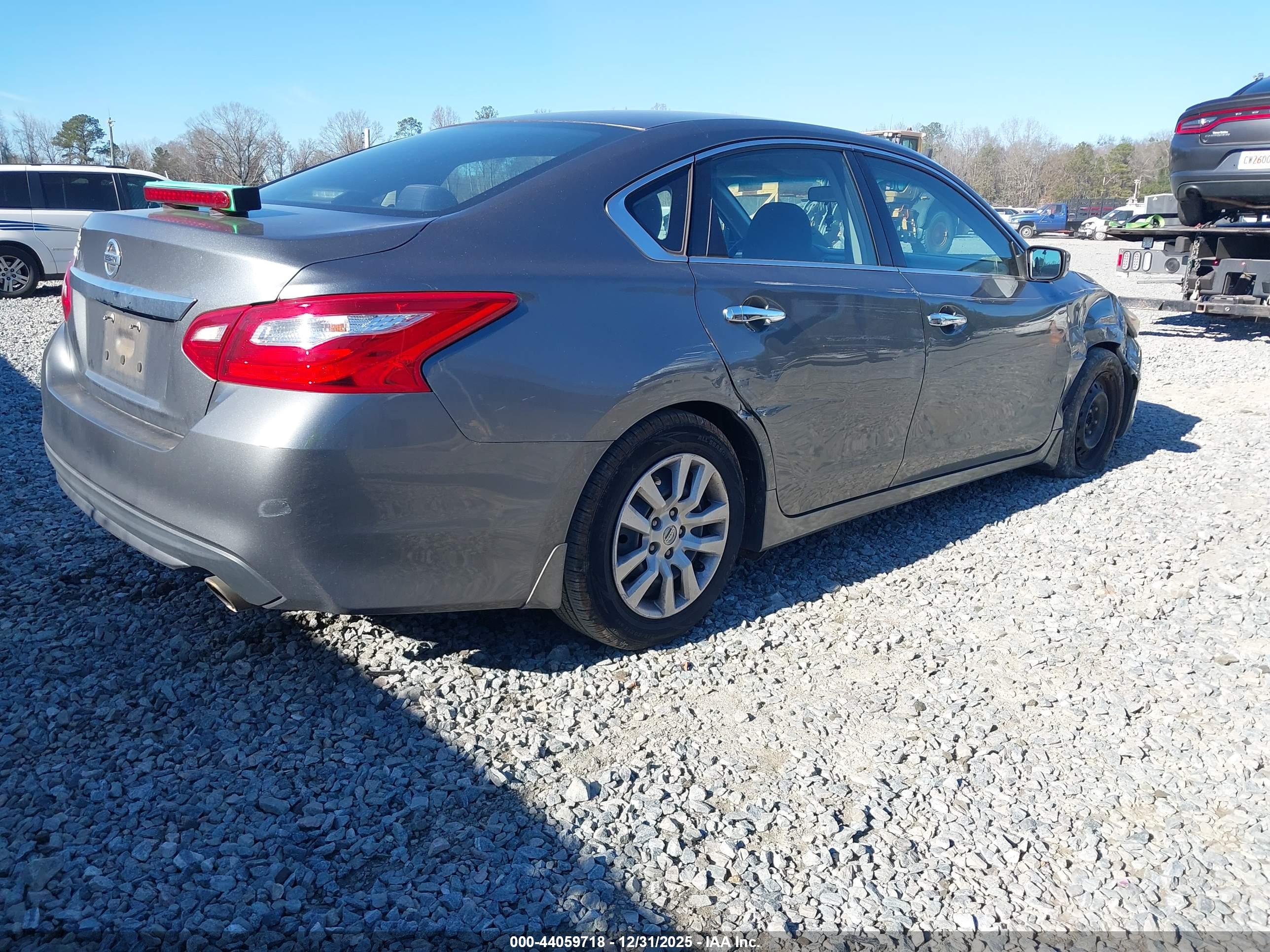 NISSAN ALTIMA image 4