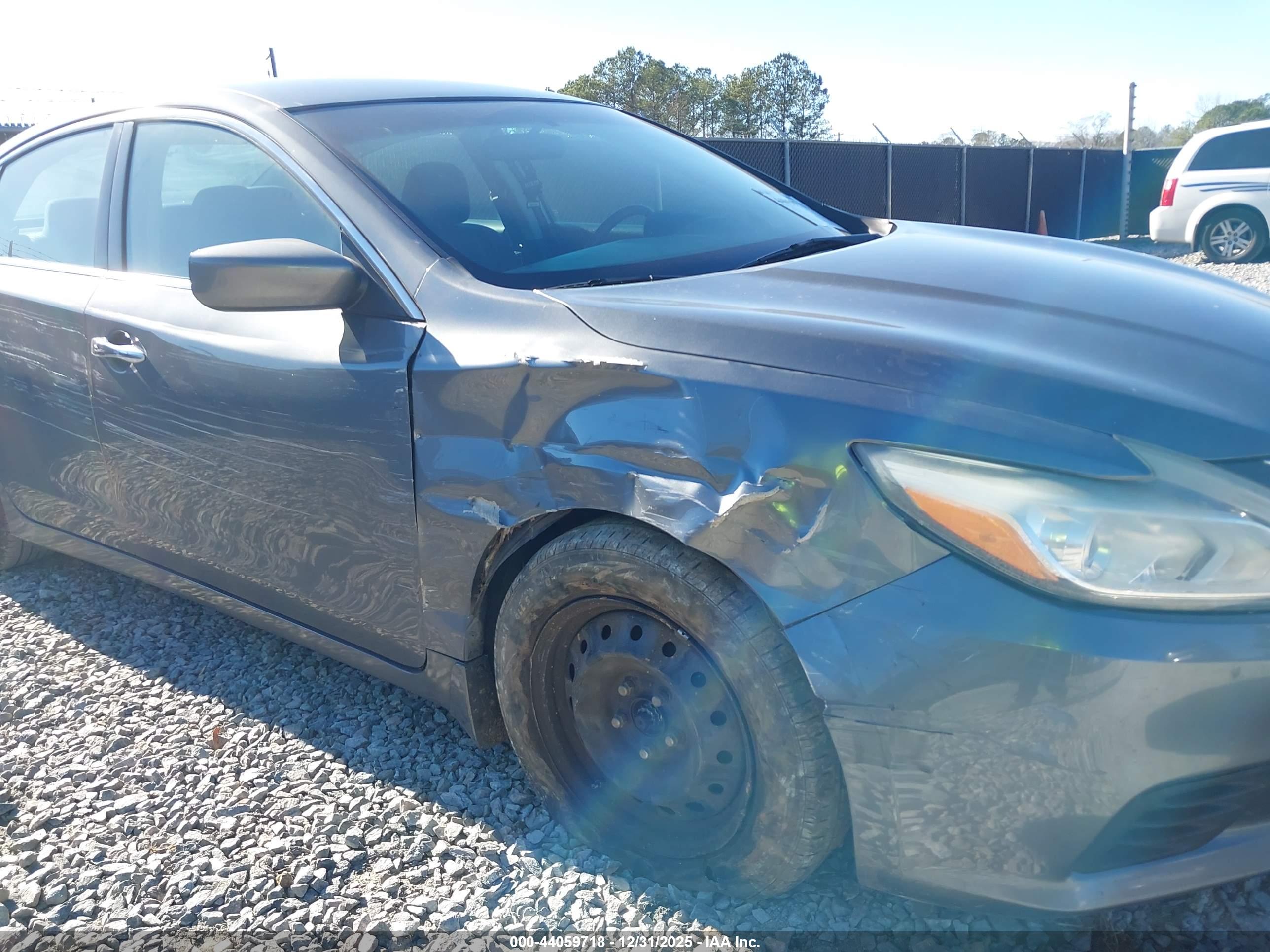 NISSAN ALTIMA image 6