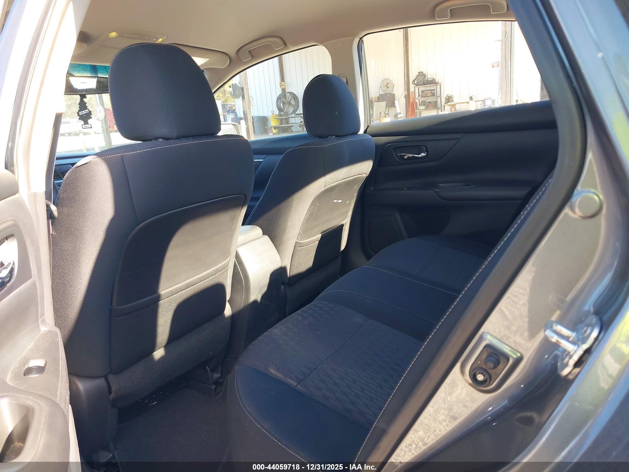 NISSAN ALTIMA image 8