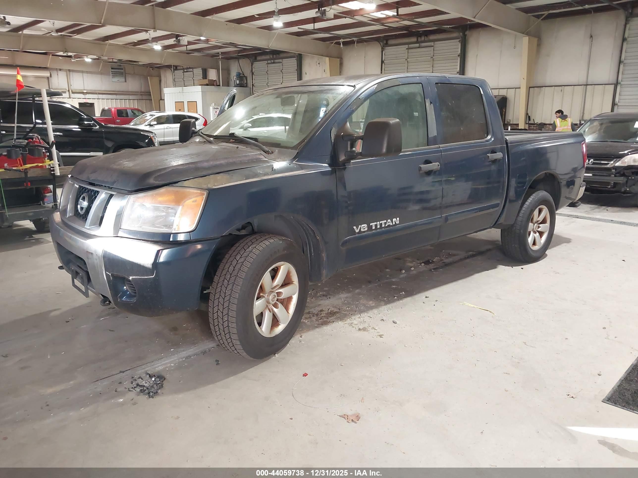 NISSAN TITAN image 2