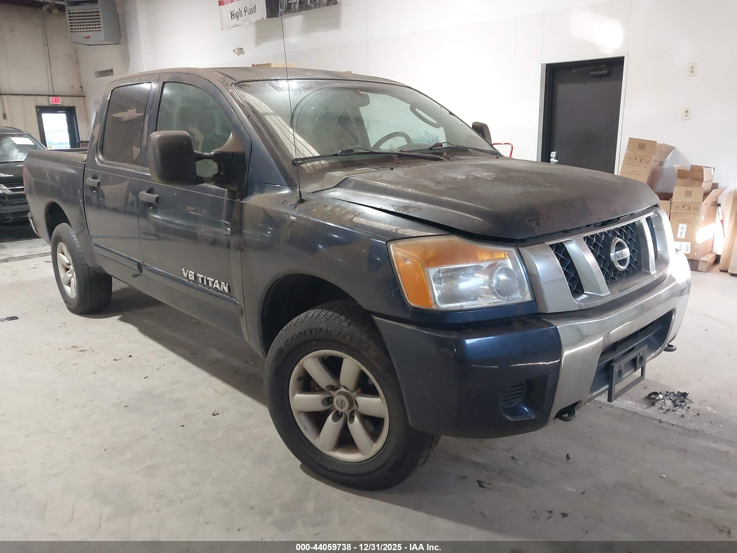 NISSAN TITAN image 6