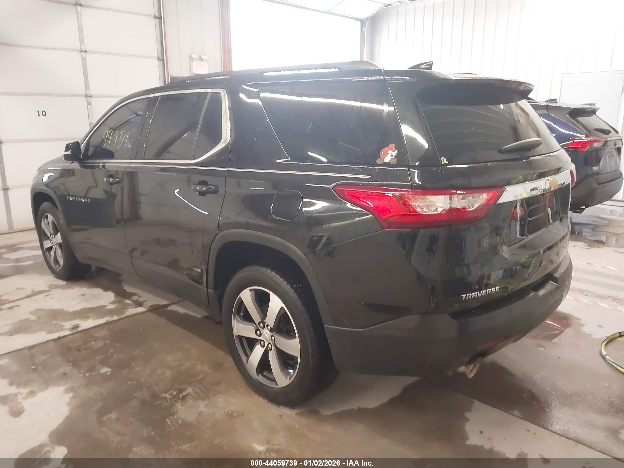 CHEVROLET TRAVERSE image 3
