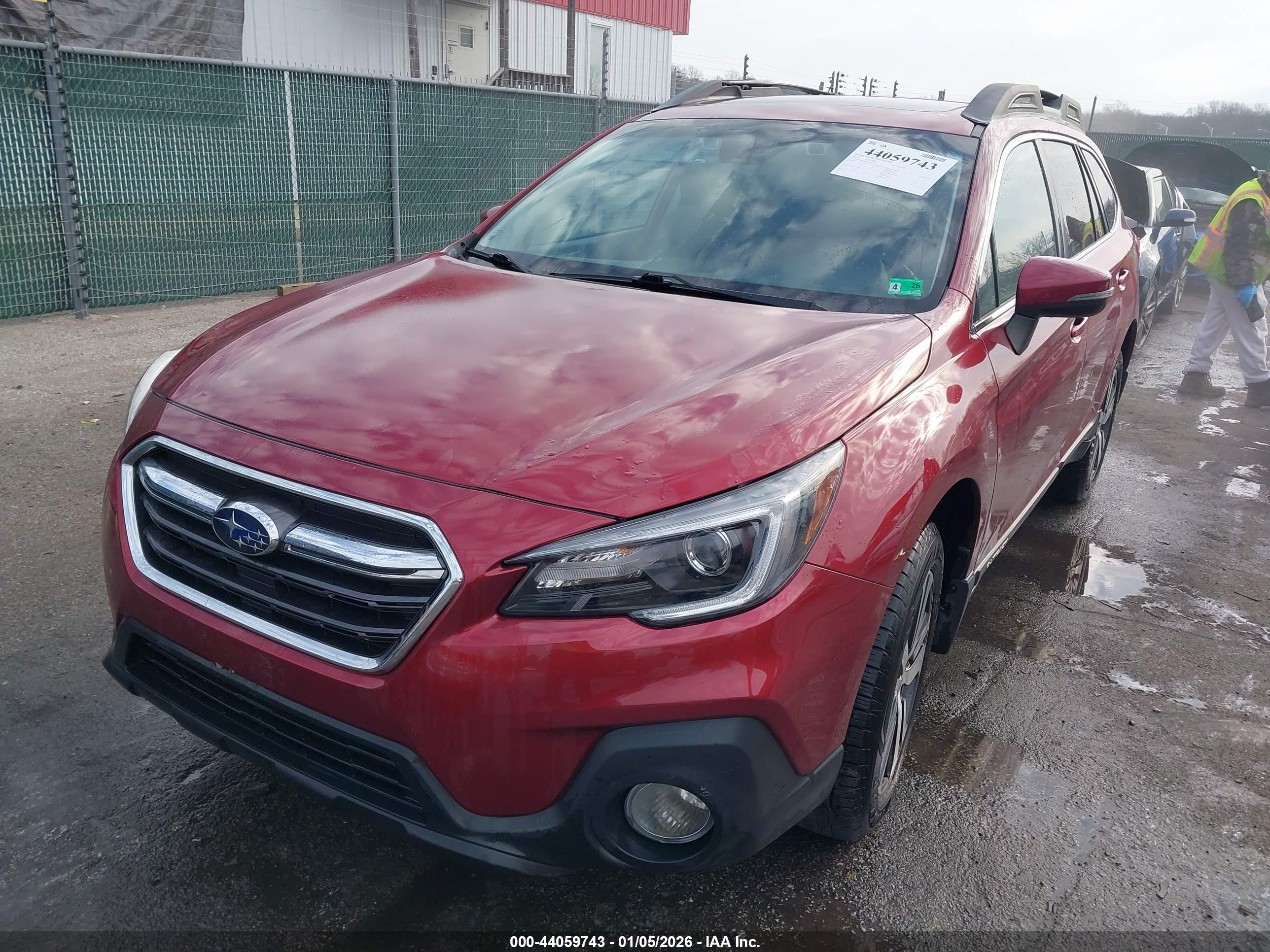 SUBARU OUTBACK image 2