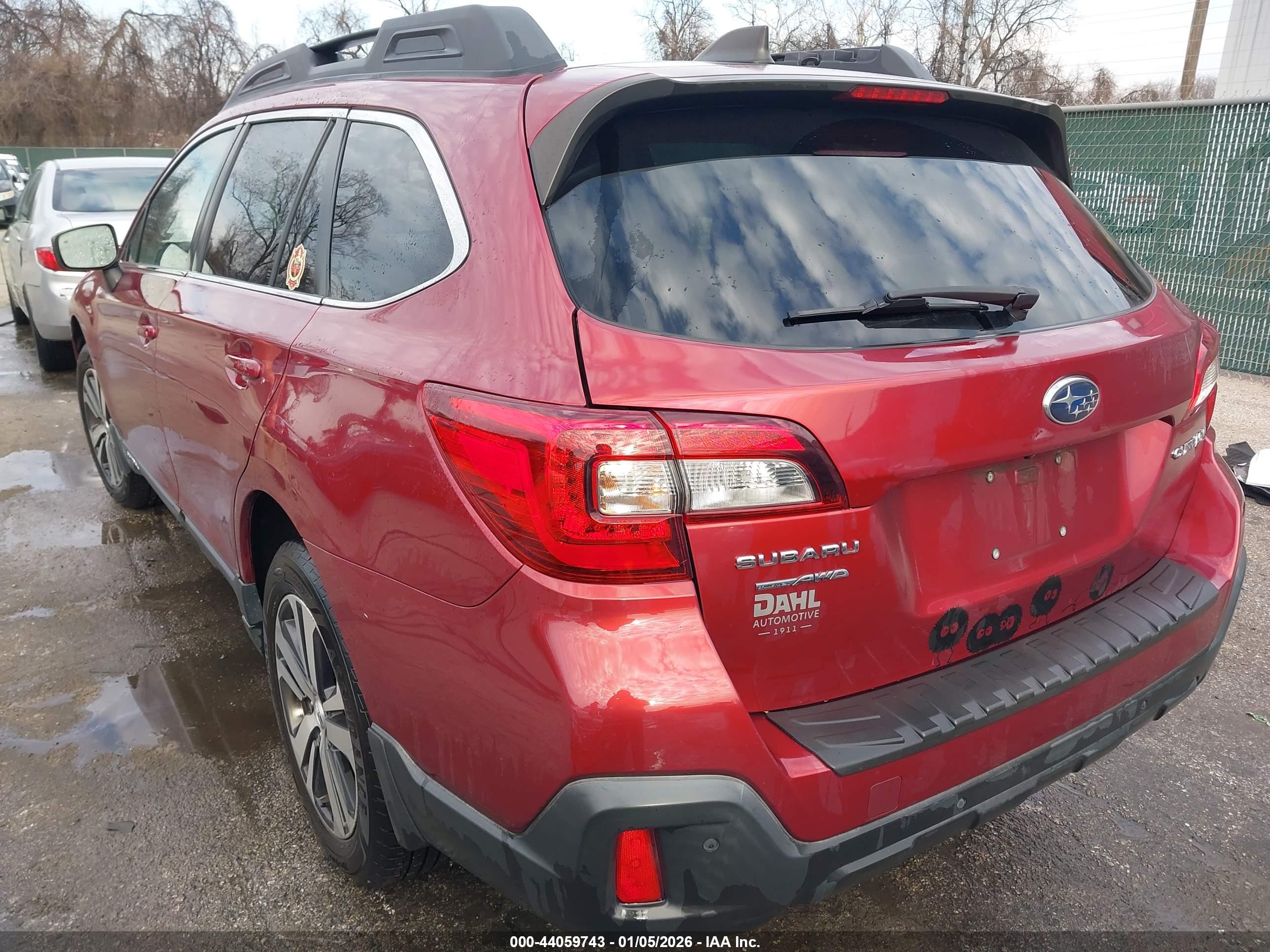 SUBARU OUTBACK image 3