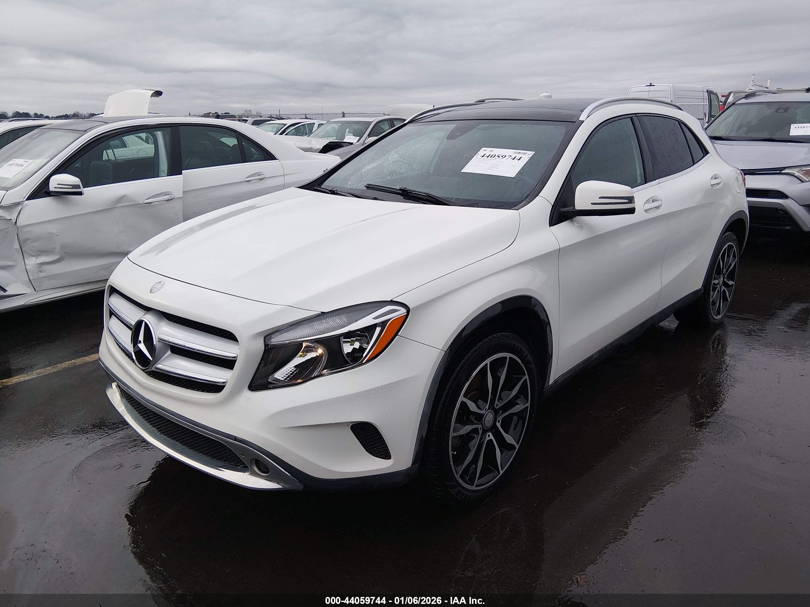 MERCEDES-BENZ GLA image 2