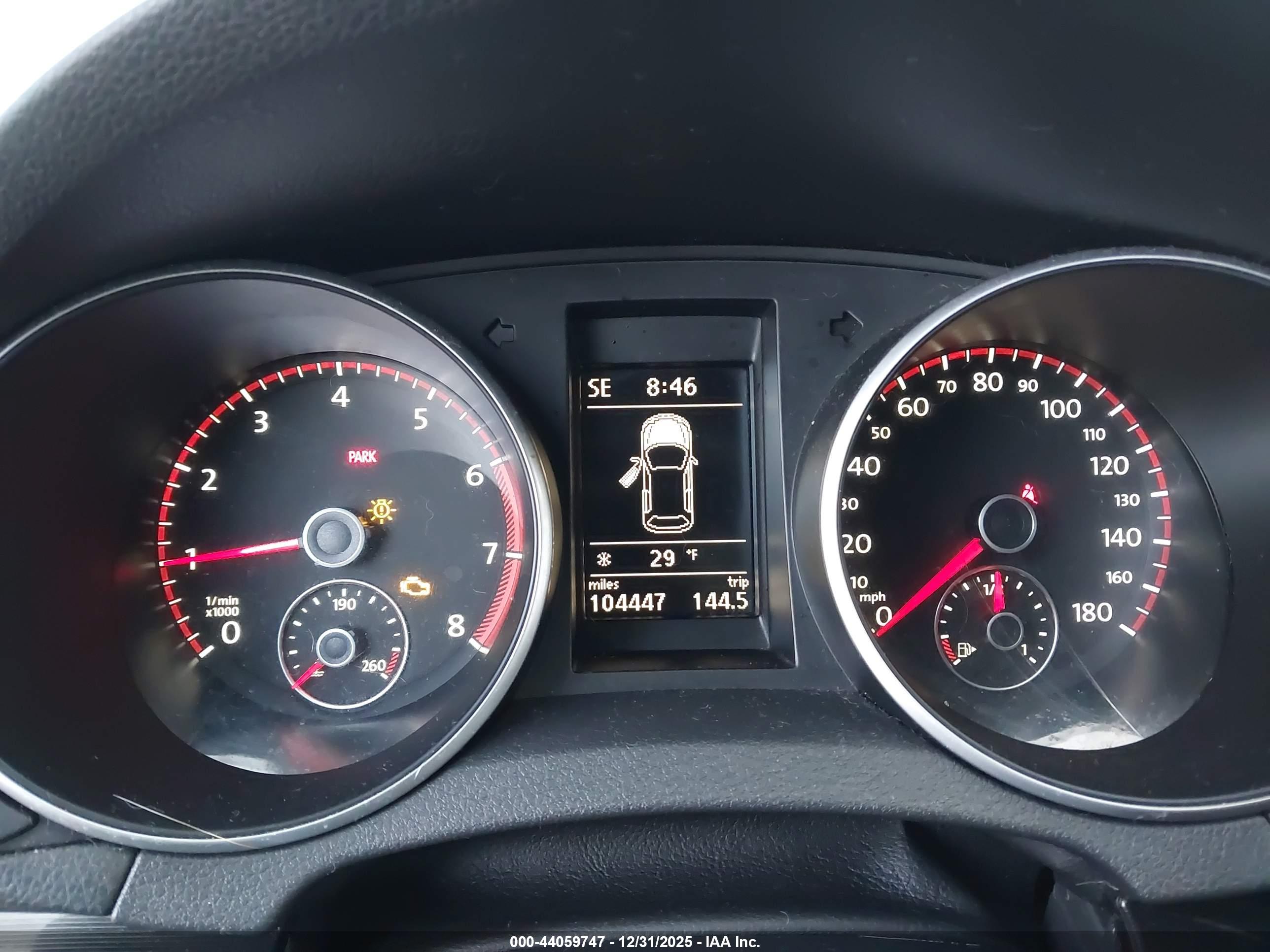 VOLKSWAGEN GTI image 7