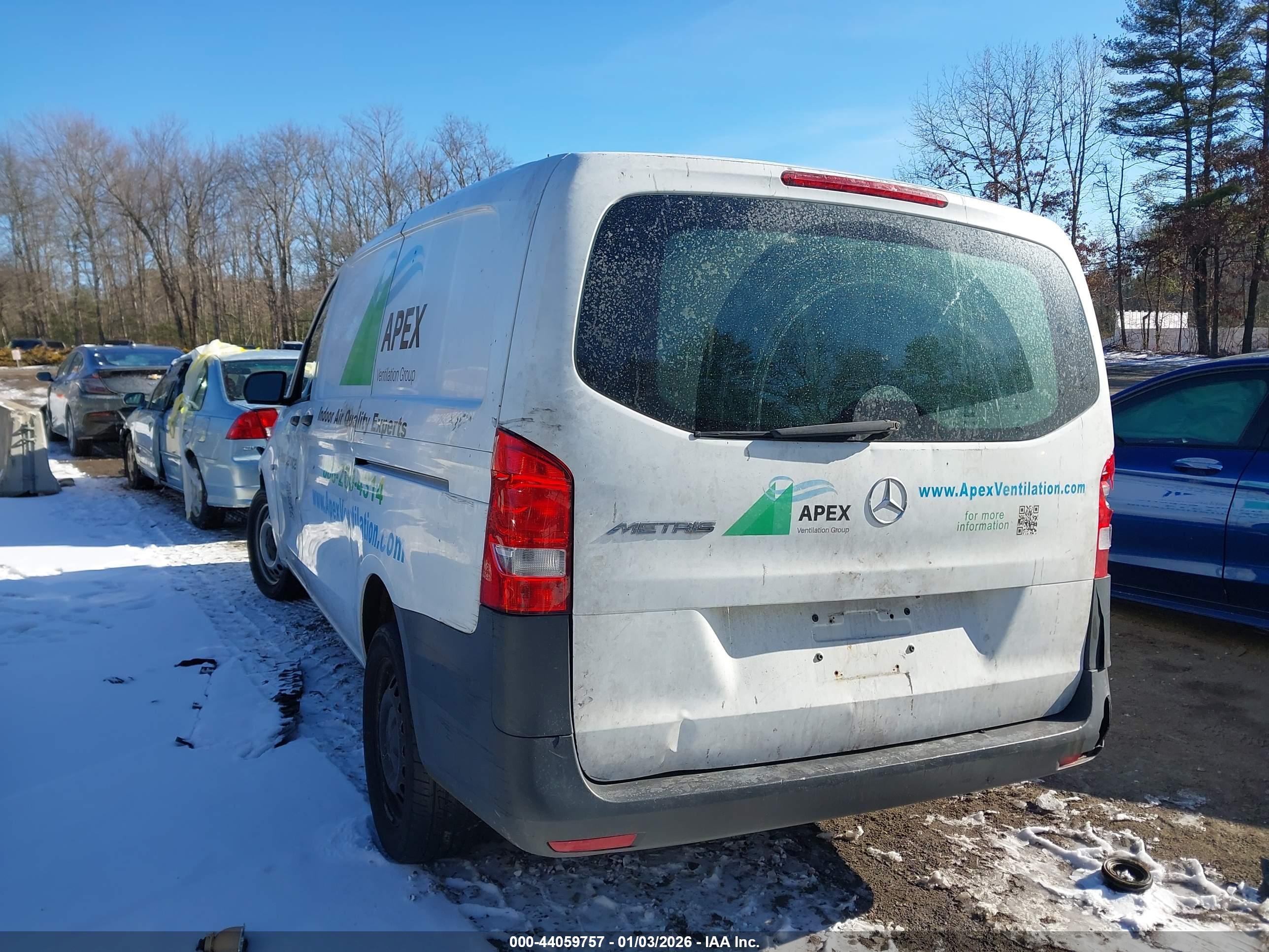 MERCEDES-BENZ METRIS image 3
