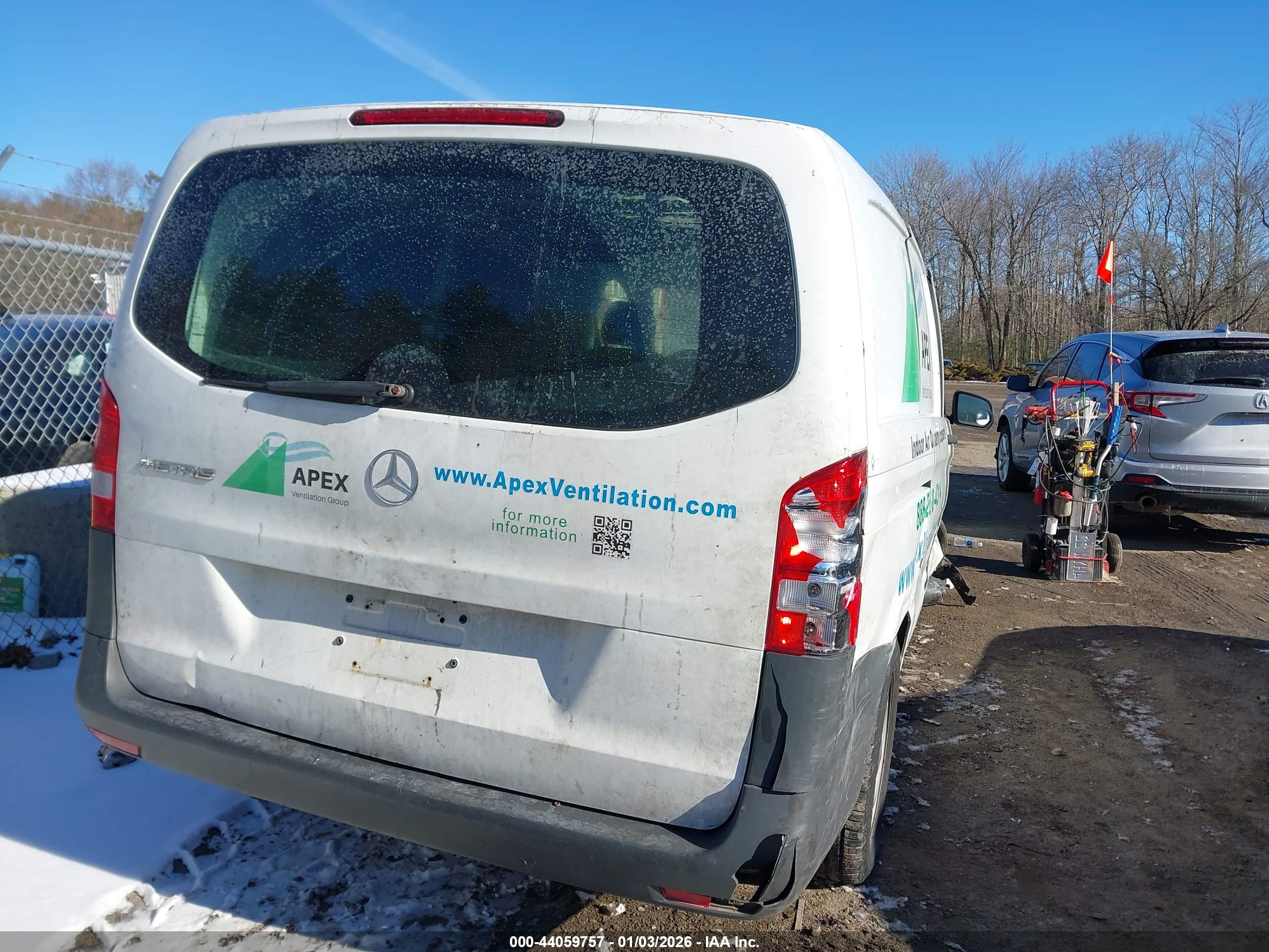 MERCEDES-BENZ METRIS image 4