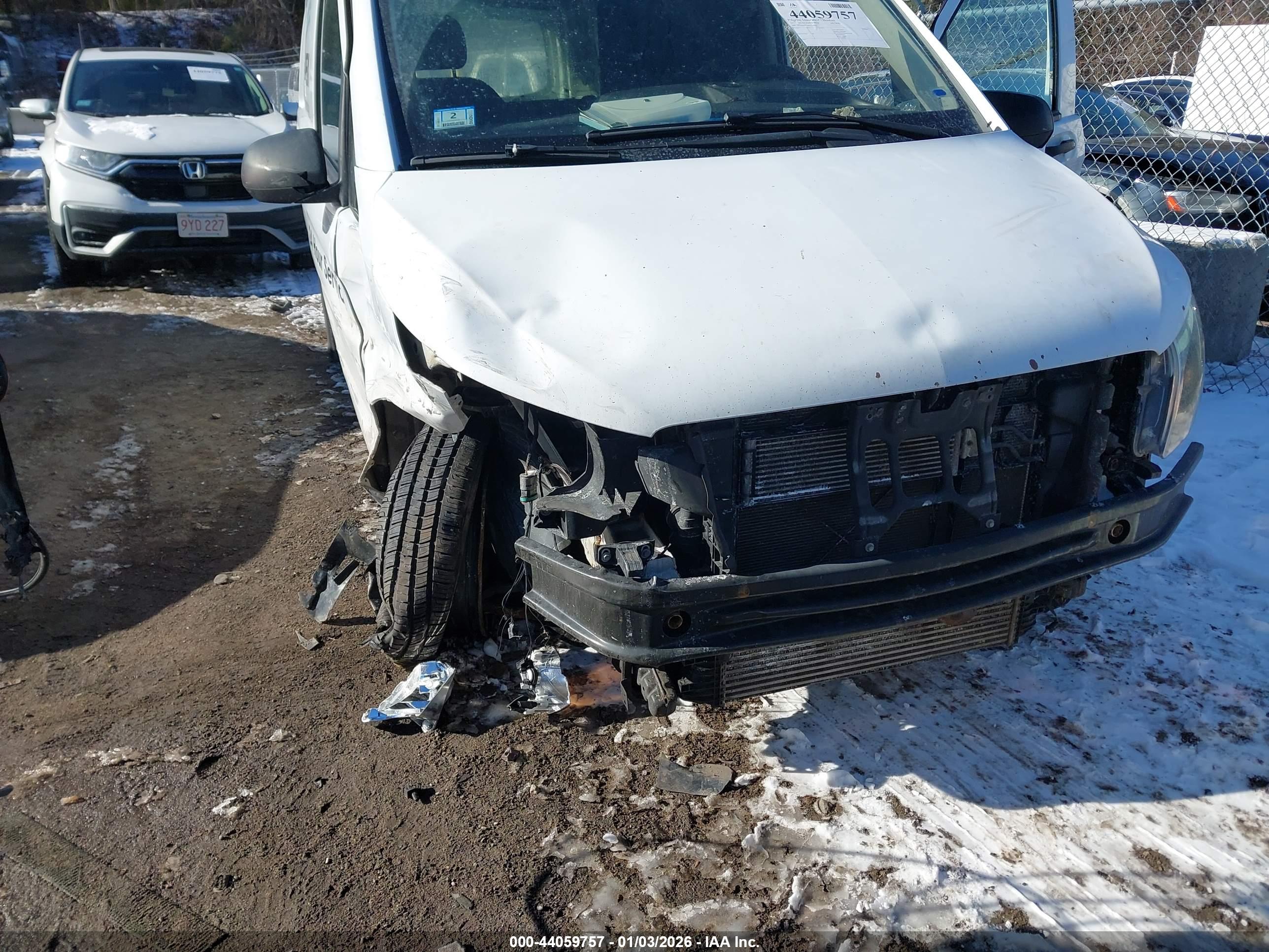 MERCEDES-BENZ METRIS image 6