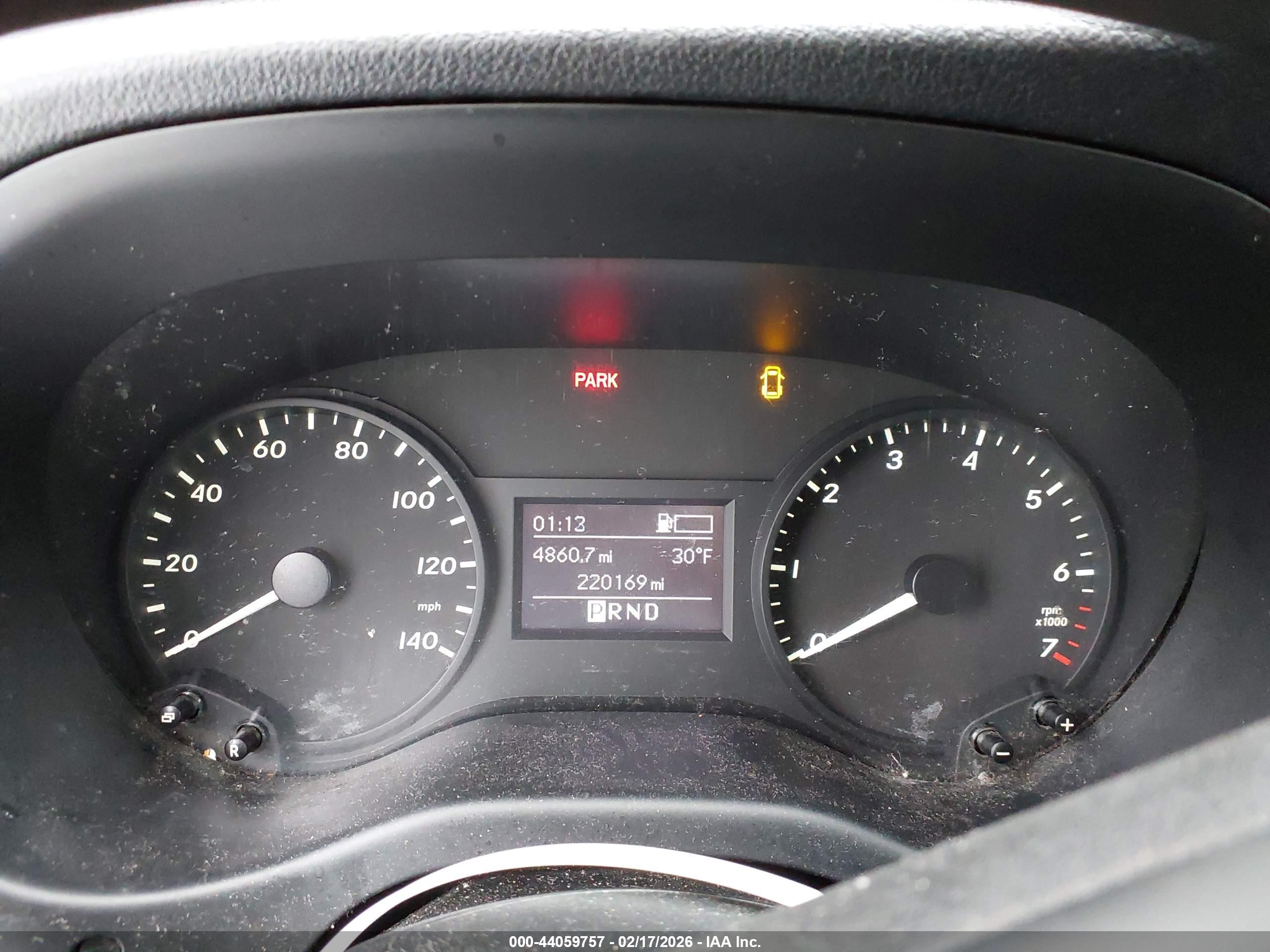 MERCEDES-BENZ METRIS image 7