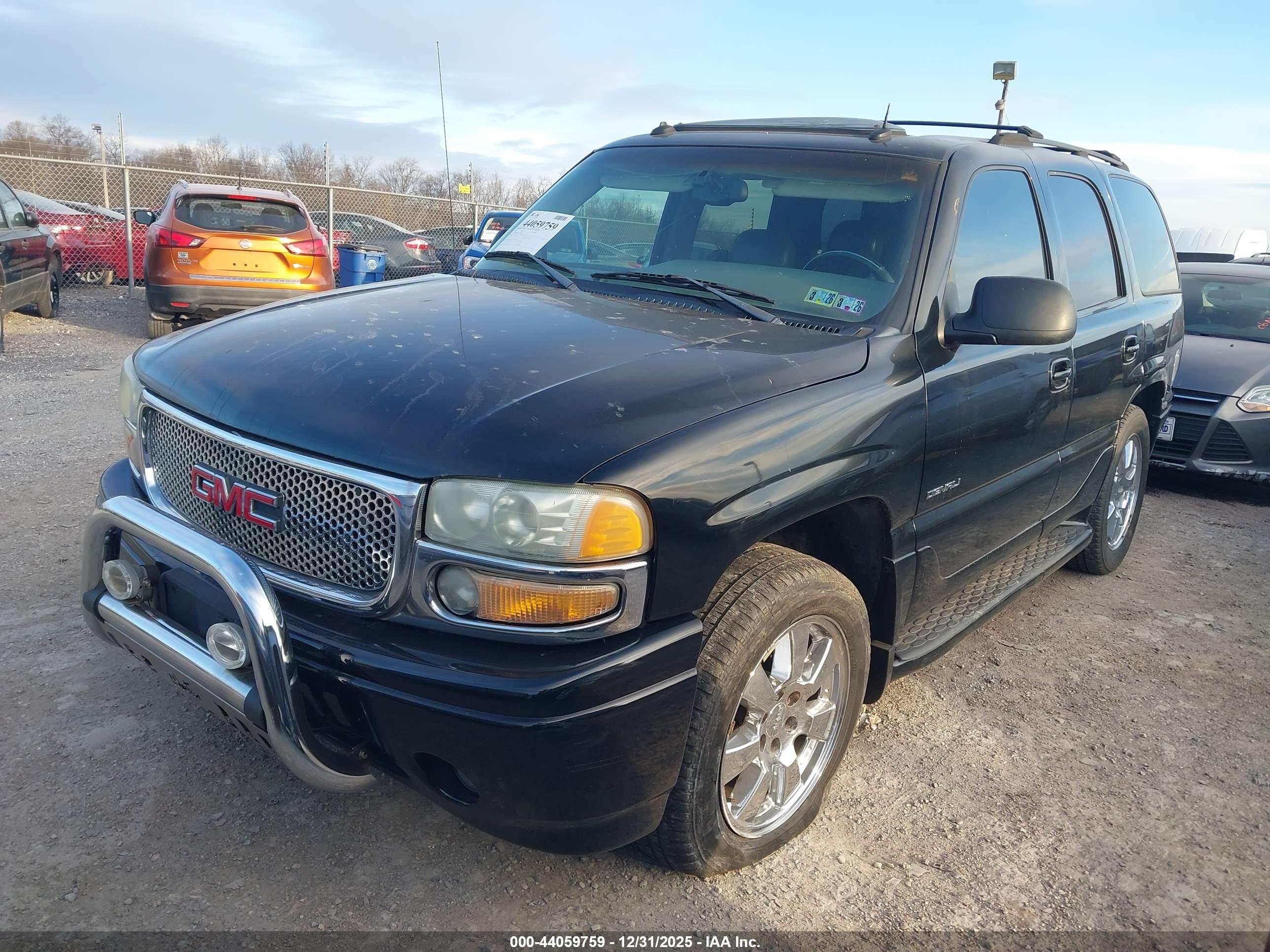 GMC YUKON image 2