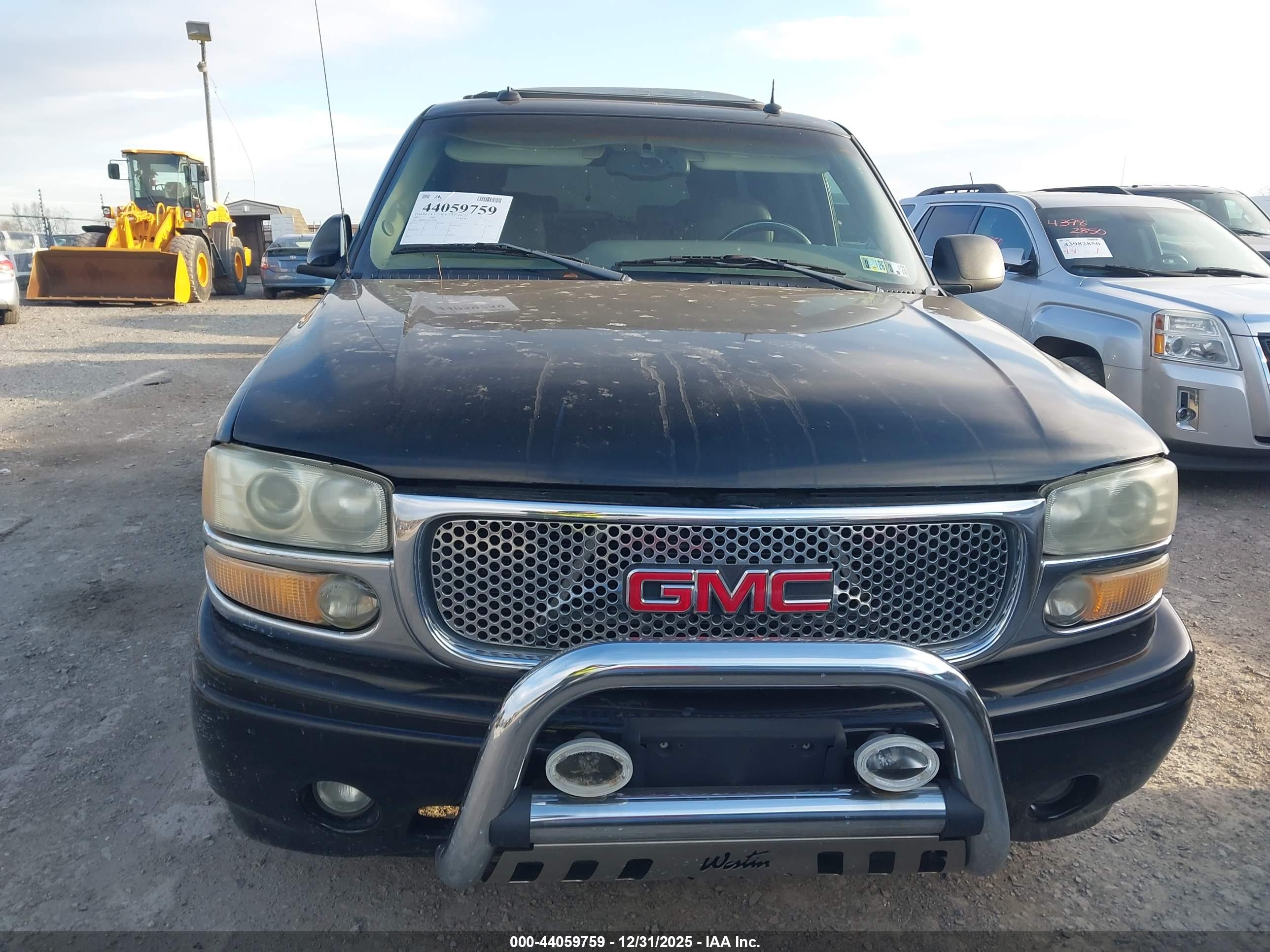 GMC YUKON image 6