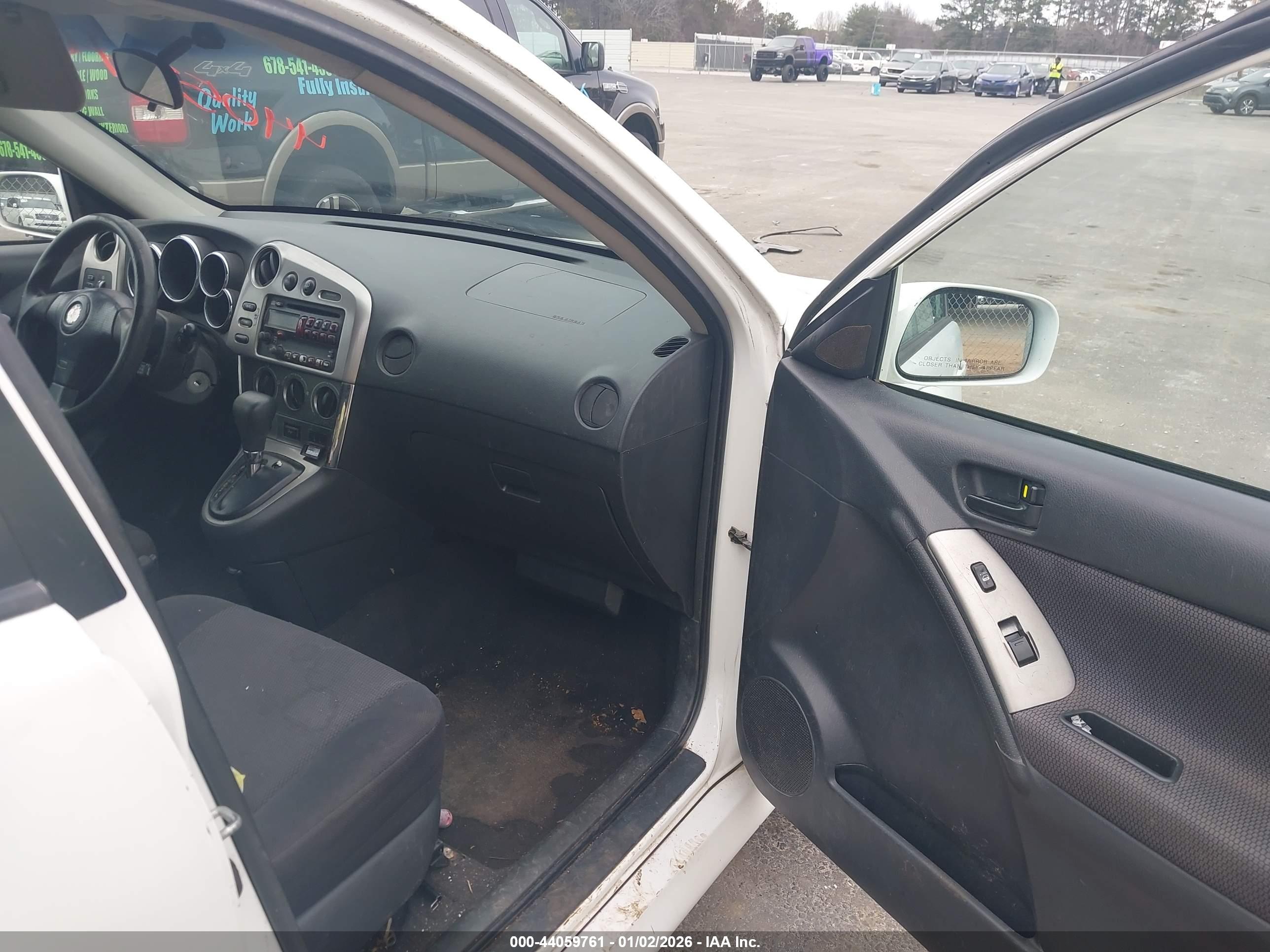 PONTIAC VIBE image 5