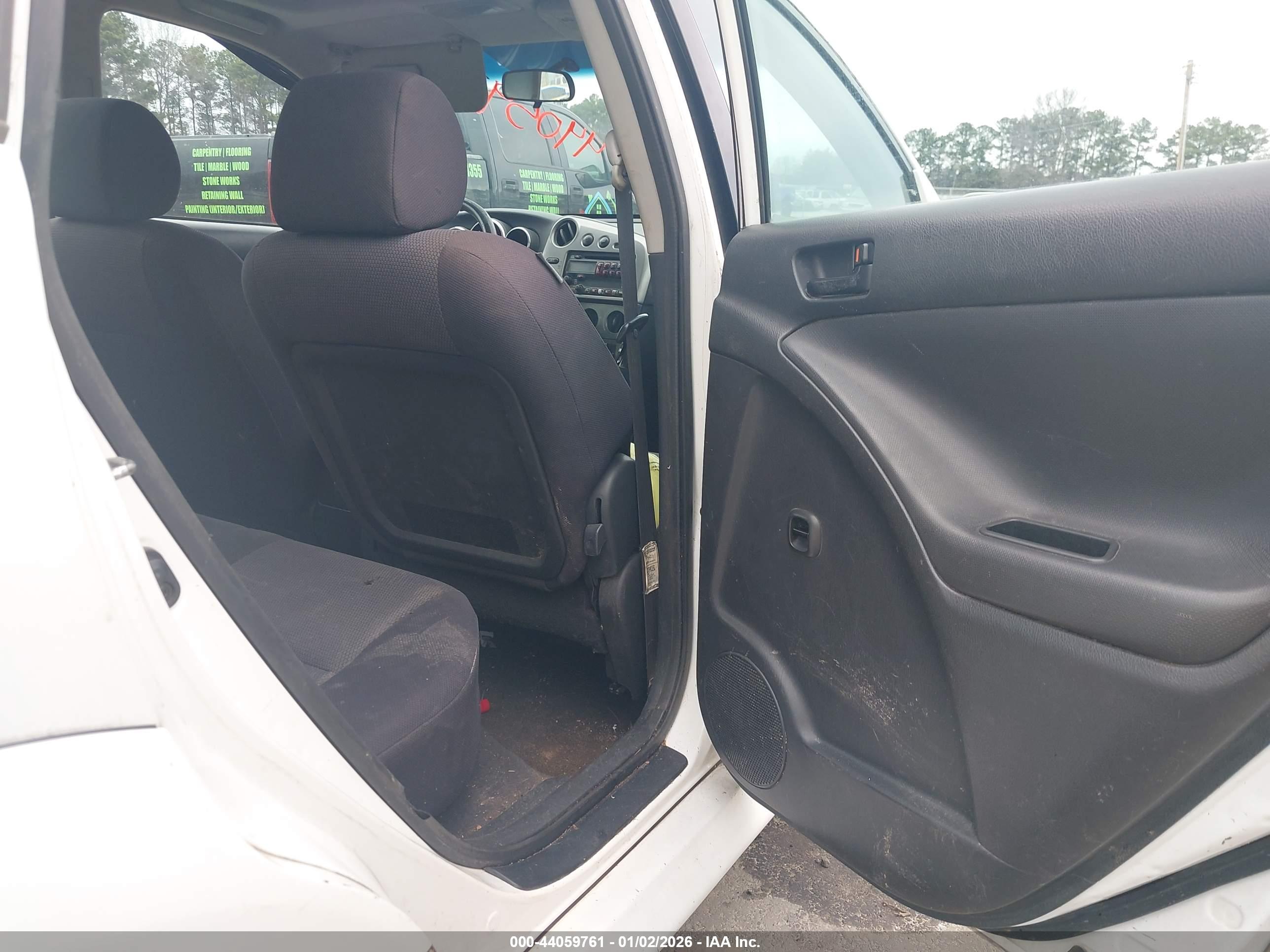 PONTIAC VIBE image 8