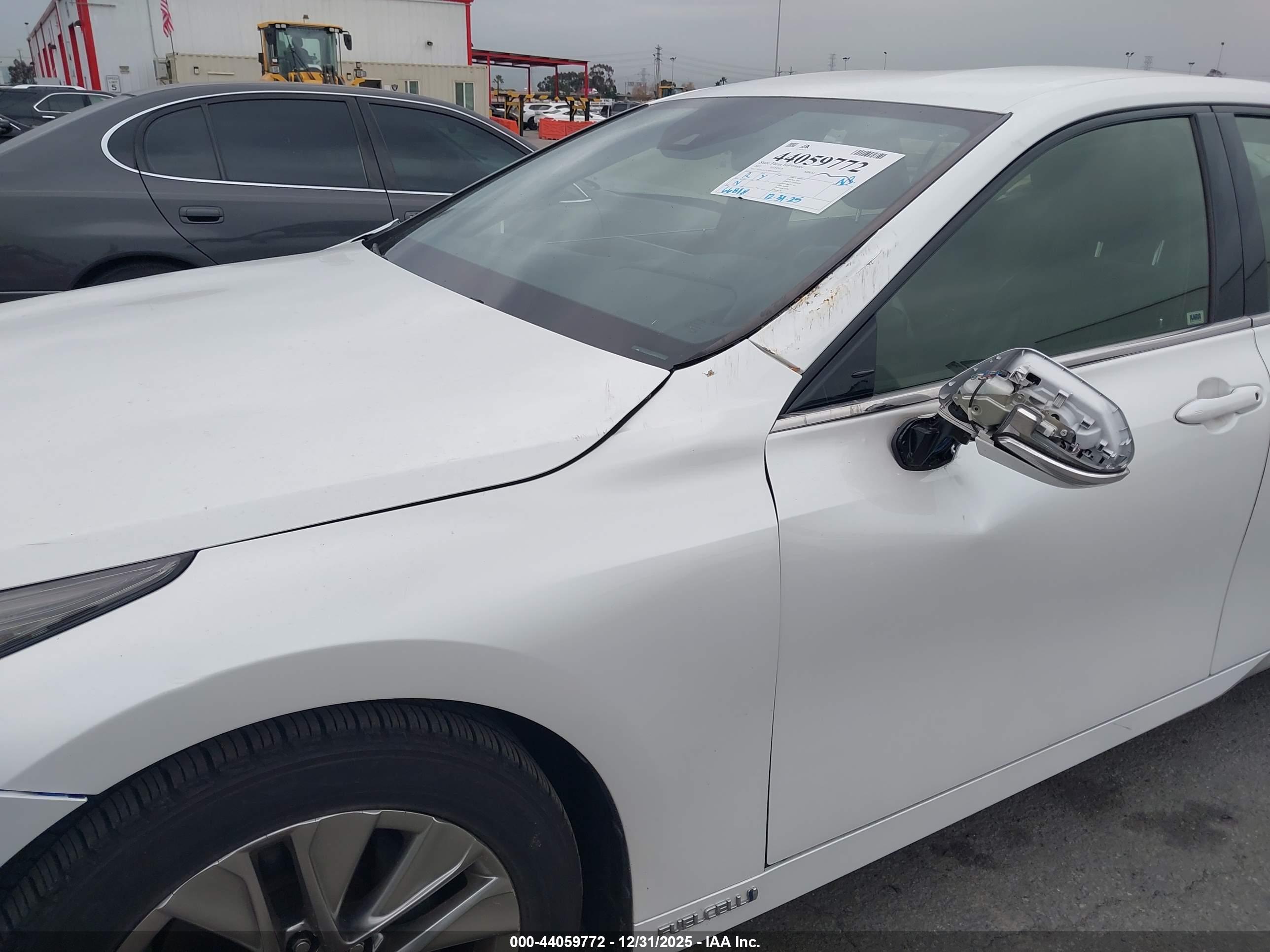 TOYOTA MIRAI image 6