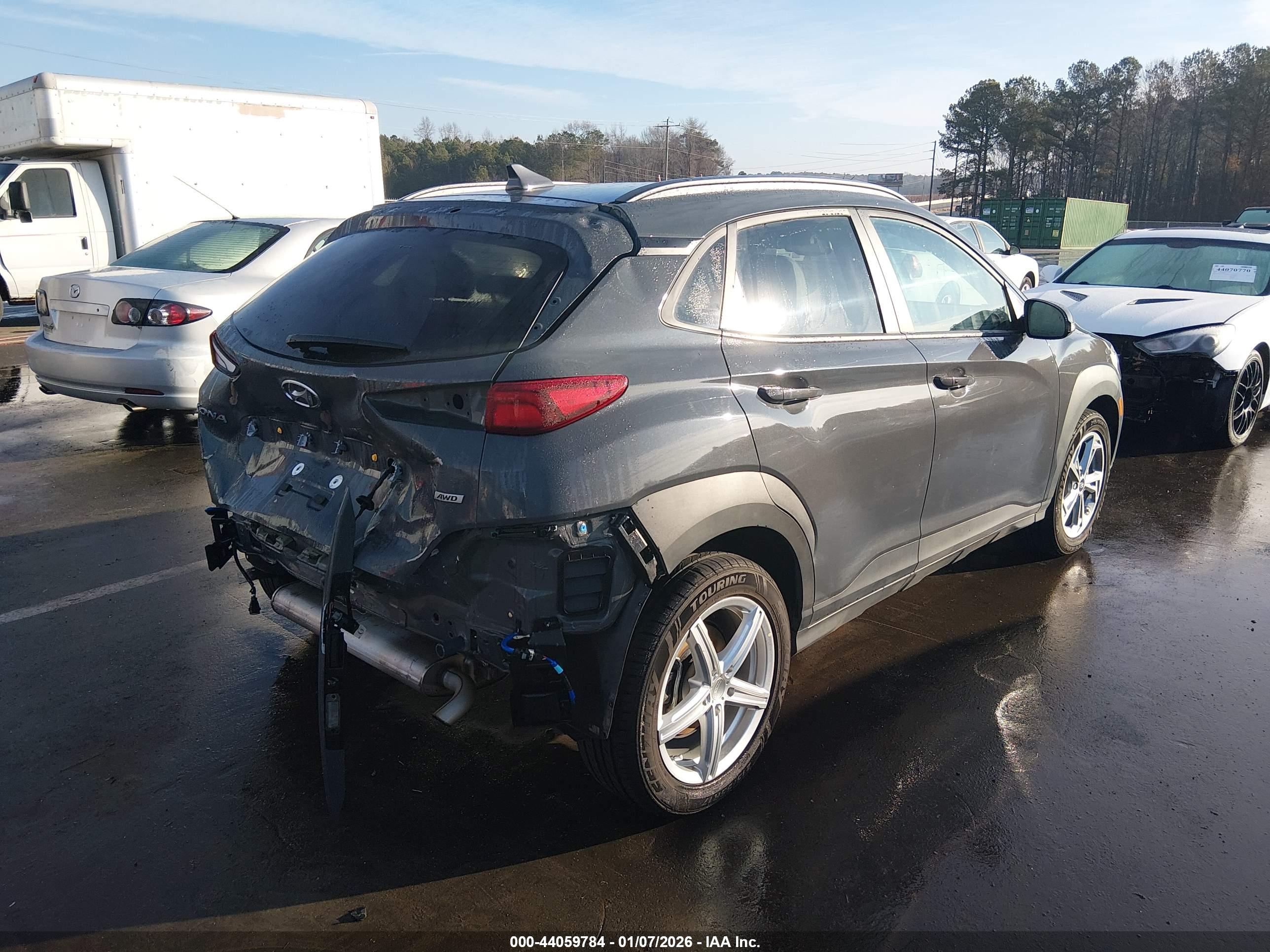 HYUNDAI KONA image 4