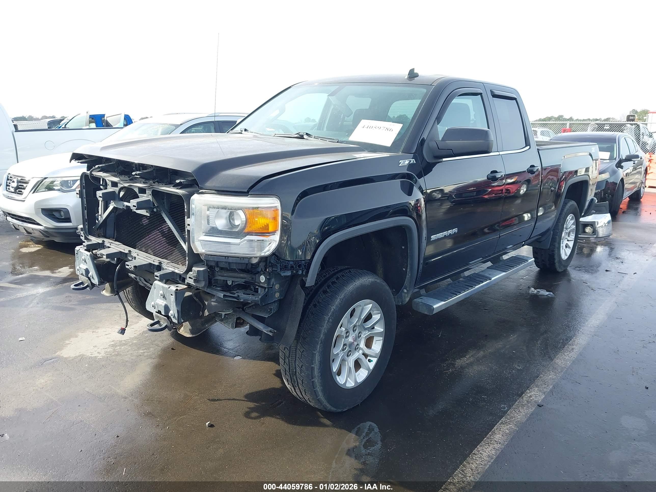 GMC SIERRA image 2