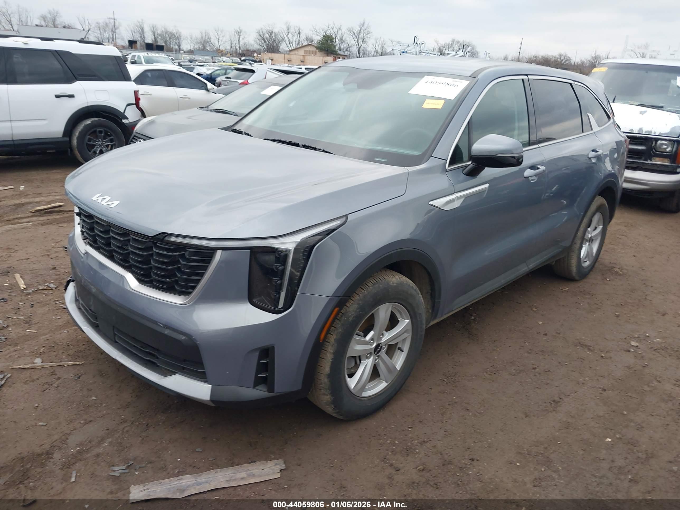 KIA SORENTO image 2