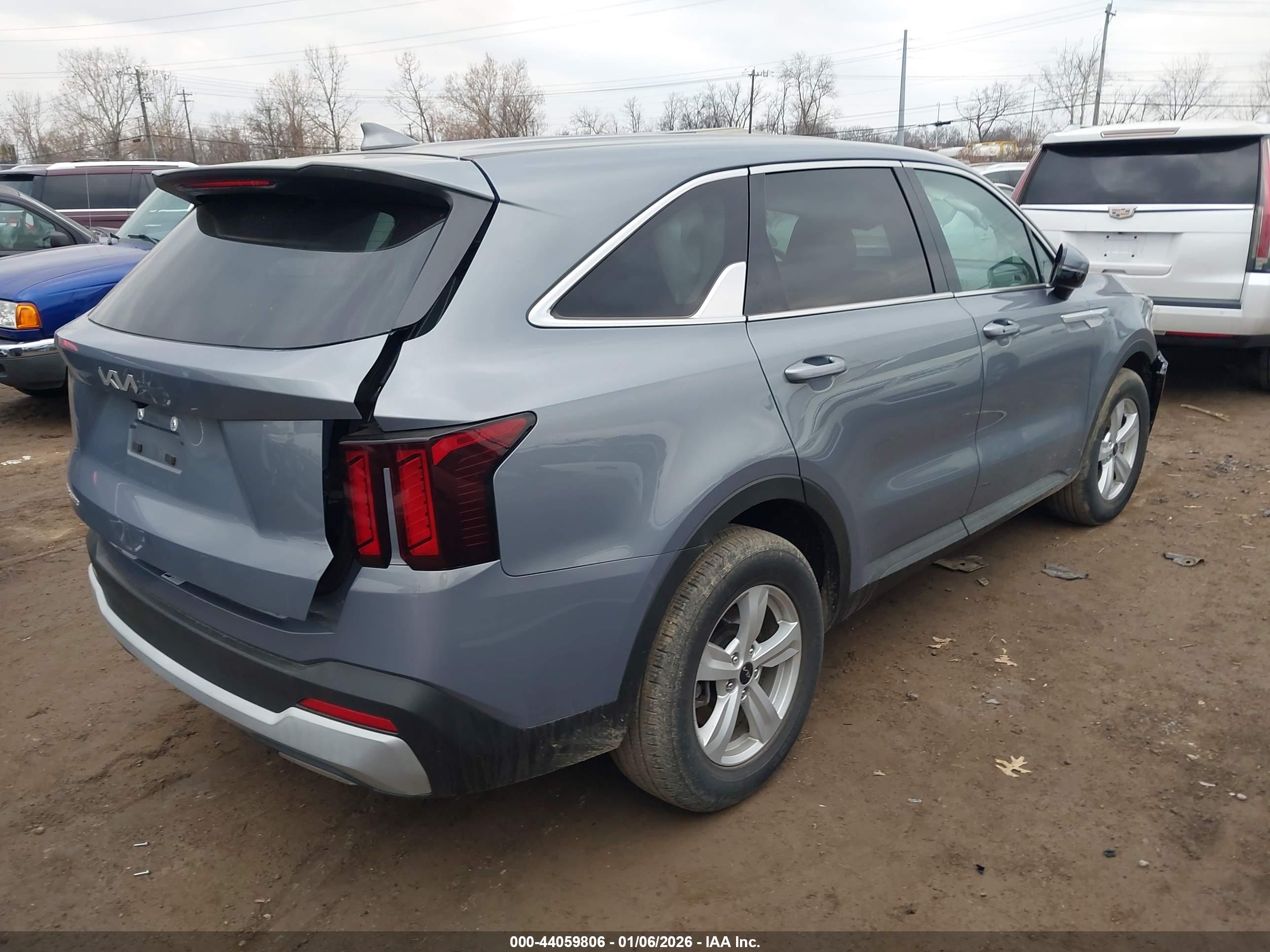 KIA SORENTO image 4