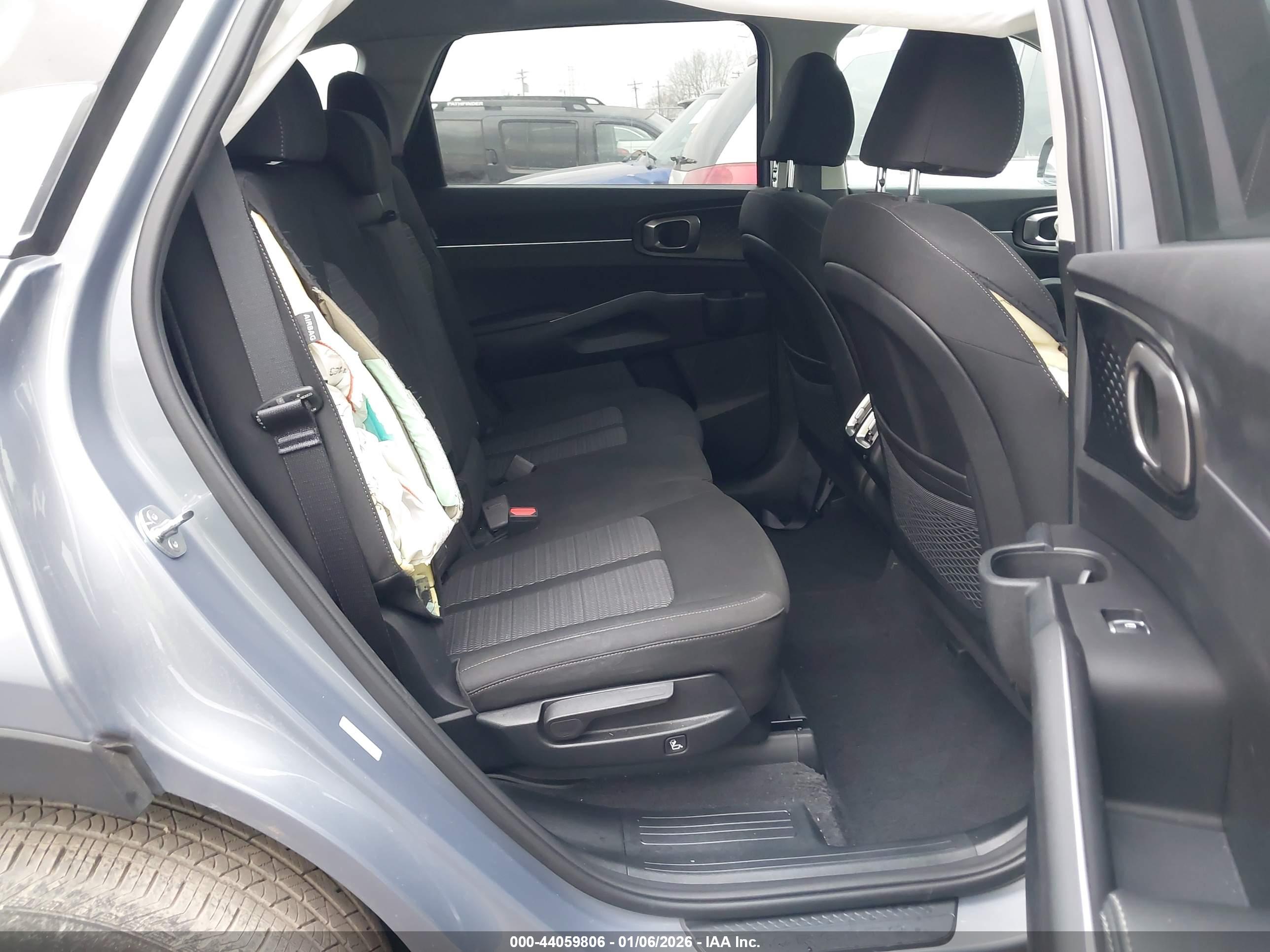 KIA SORENTO image 8