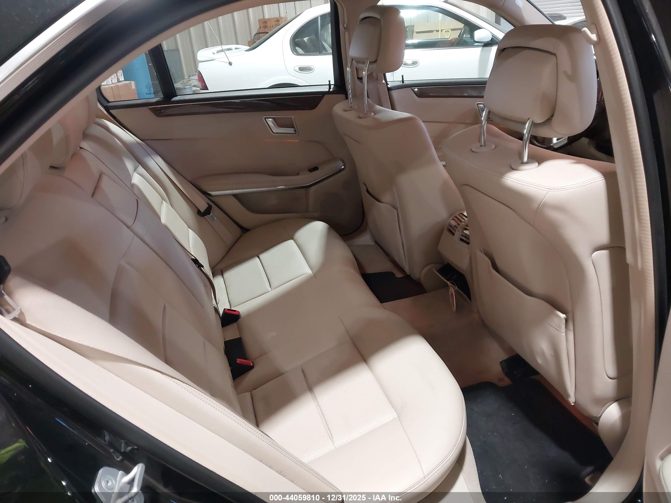 MERCEDES-BENZ E image 8