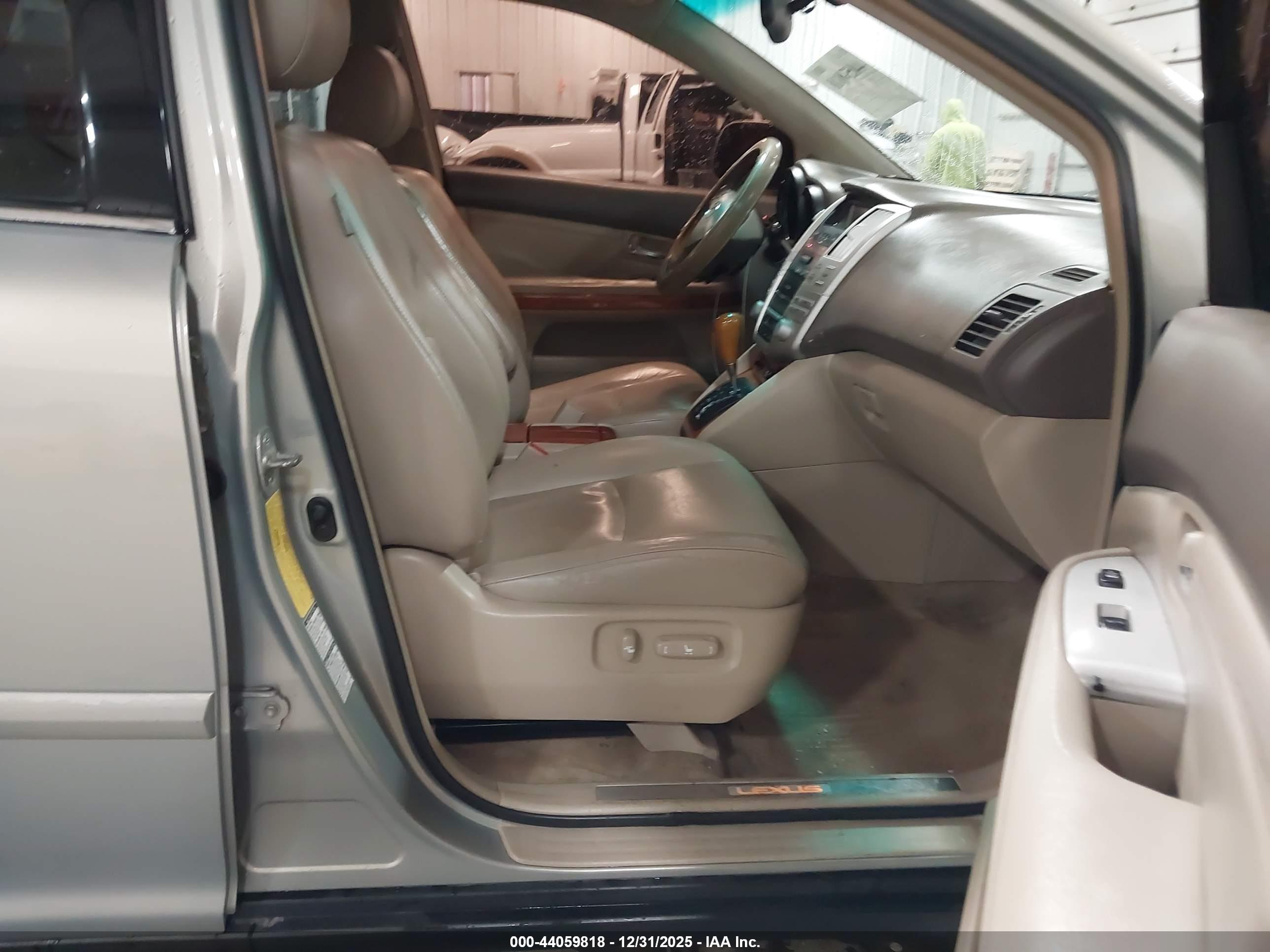 LEXUS RX image 5