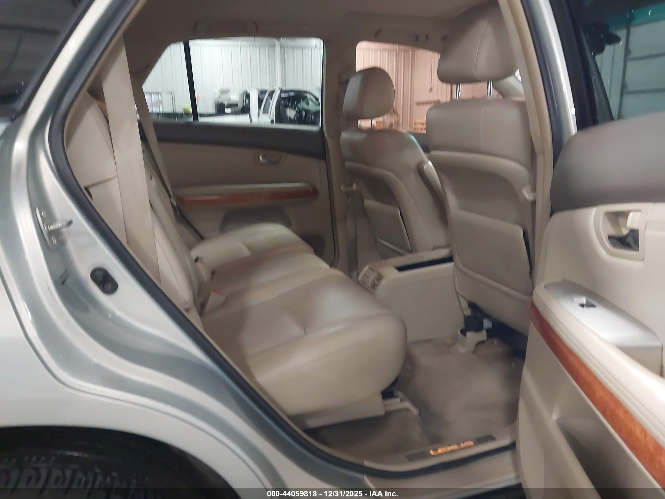 LEXUS RX image 8