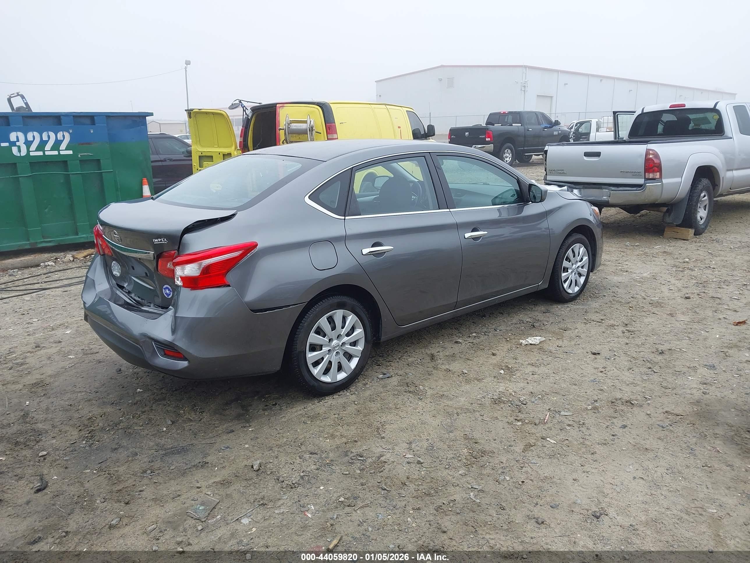 NISSAN SENTRA image 4